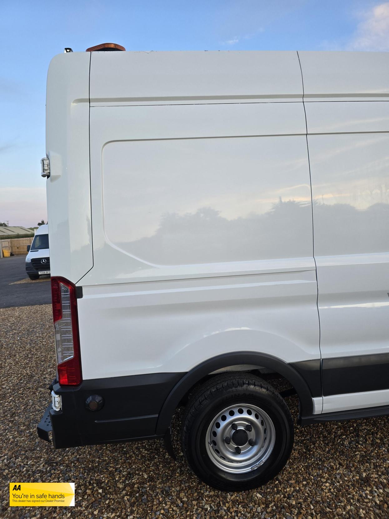 Ford Transit 2.0 350 EcoBlue Panel Van 5dr Diesel Manual RWD L2 H3 Euro 6 (170 ps)