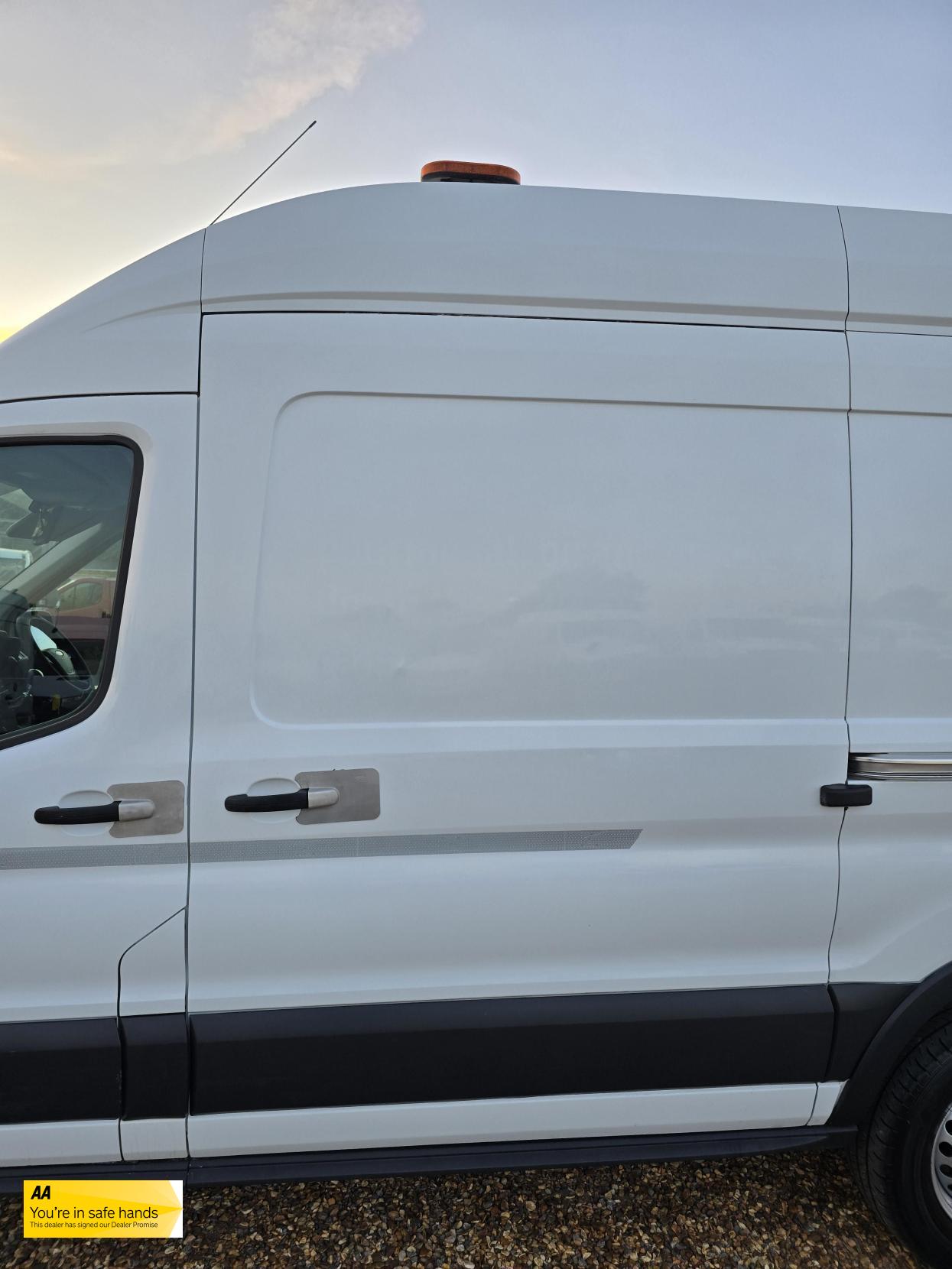 Ford Transit 2.0 350 EcoBlue Panel Van 5dr Diesel Manual RWD L2 H3 Euro 6 (170 ps)