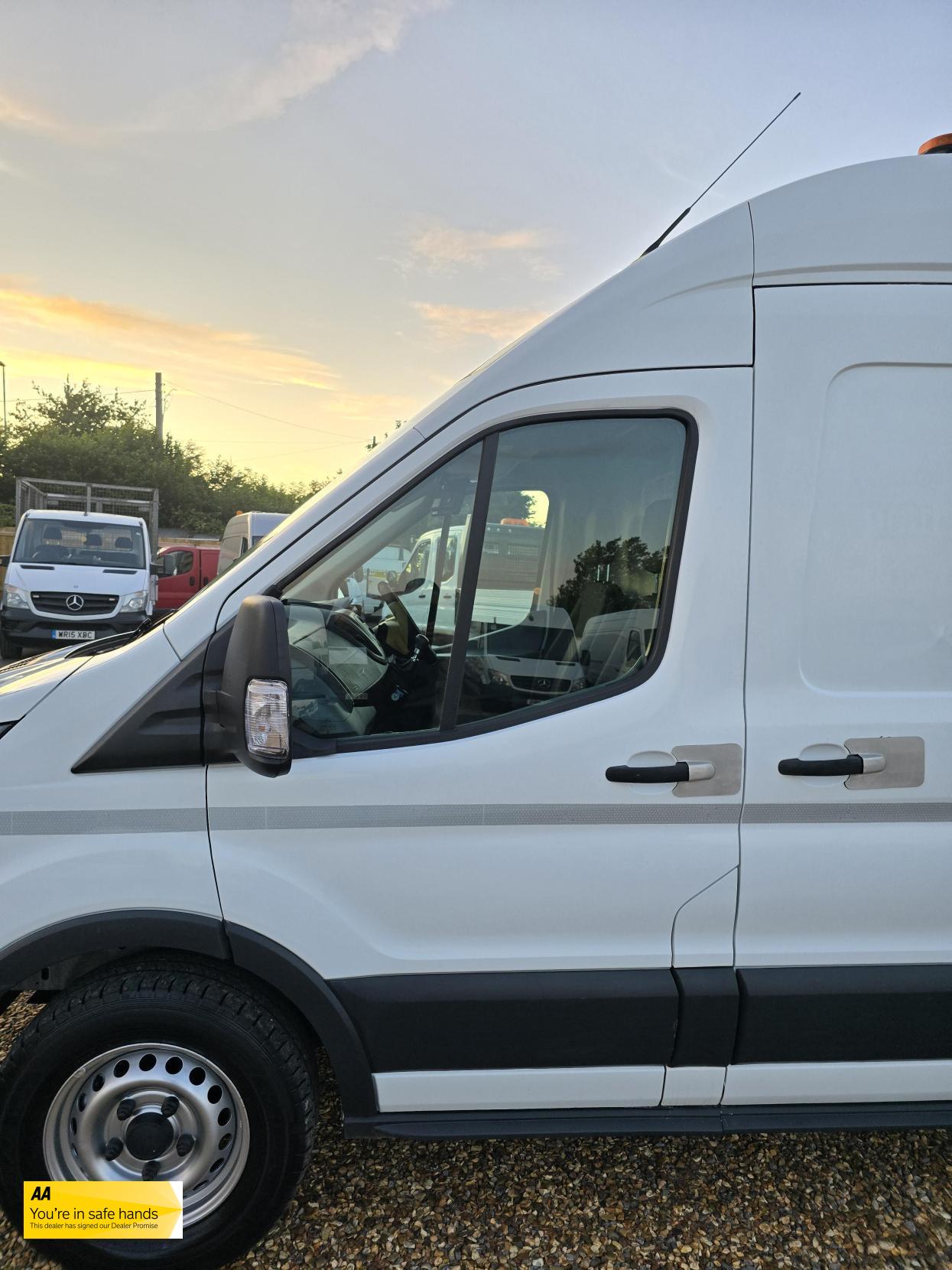 Ford Transit 2.0 350 EcoBlue Panel Van 5dr Diesel Manual RWD L2 H3 Euro 6 (170 ps)