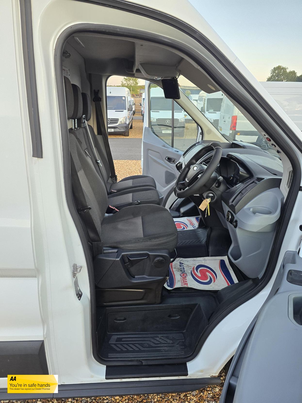 Ford Transit 2.0 350 EcoBlue Panel Van 5dr Diesel Manual RWD L2 H3 Euro 6 (170 ps)