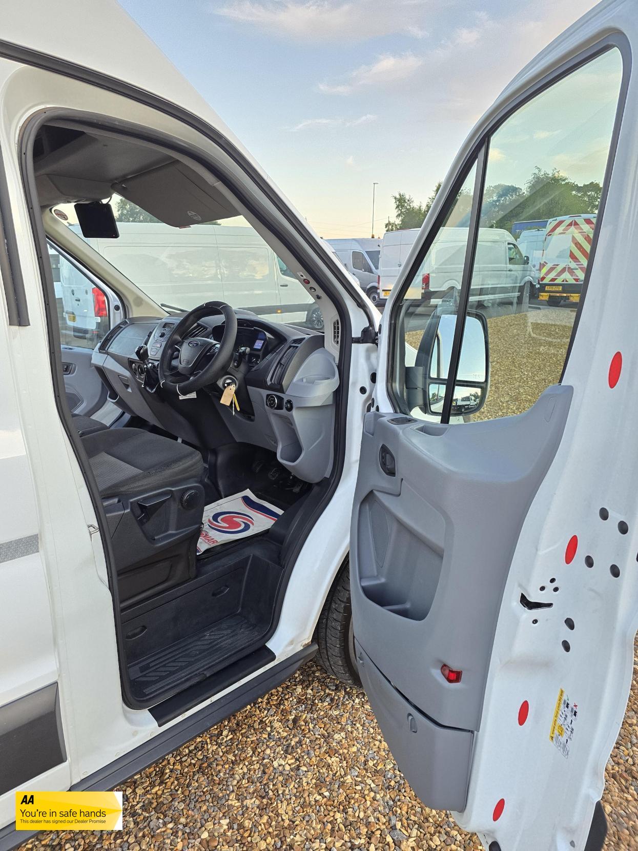 Ford Transit 2.0 350 EcoBlue Panel Van 5dr Diesel Manual RWD L2 H3 Euro 6 (170 ps)