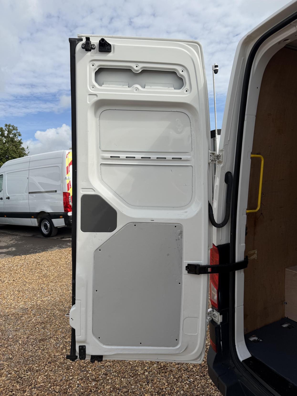 2019 MAN TGE 2.0 3140d Panel Van 5dr Diesel Manual FWD LWB High Roof Euro 6 (s/s) (140 ps) - Thumbnail 41
