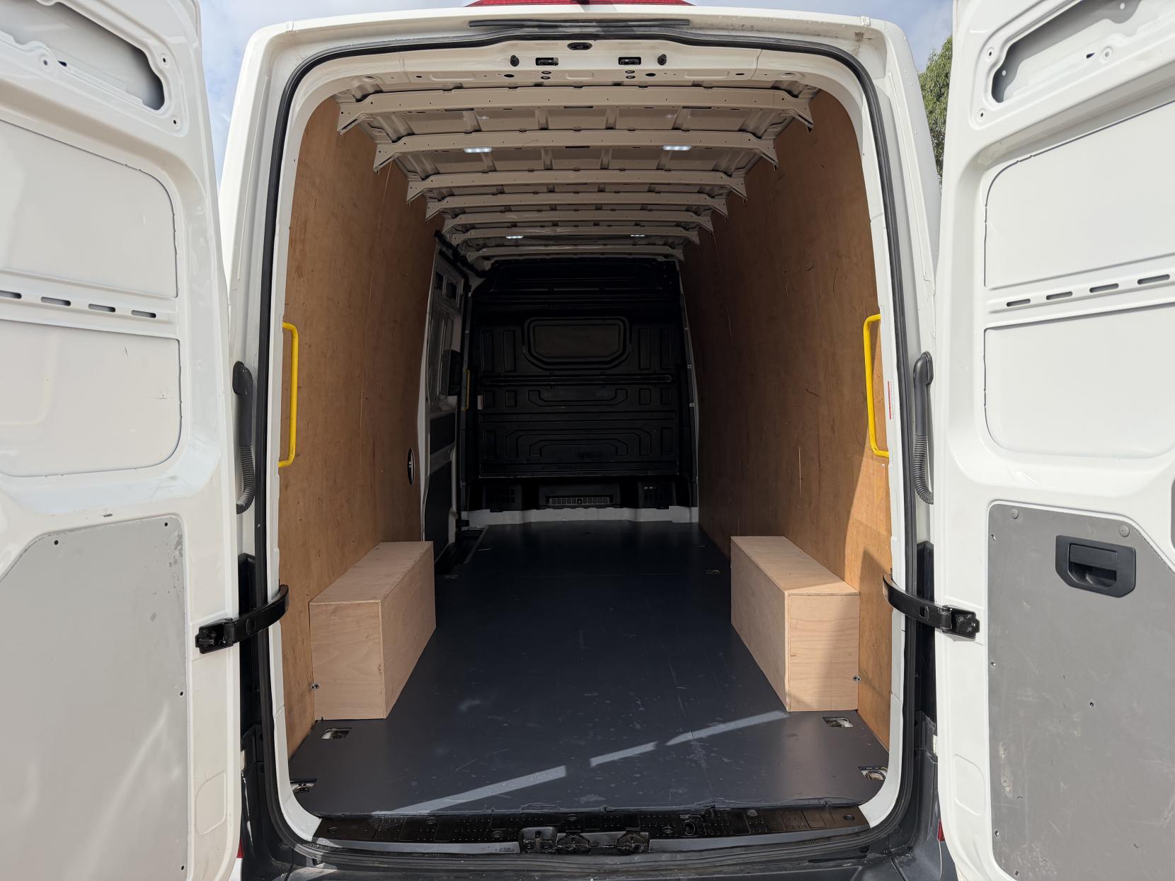 2019 MAN TGE 2.0 3140d Panel Van 5dr Diesel Manual FWD LWB High Roof Euro 6 (s/s) (140 ps) - Thumbnail 3
