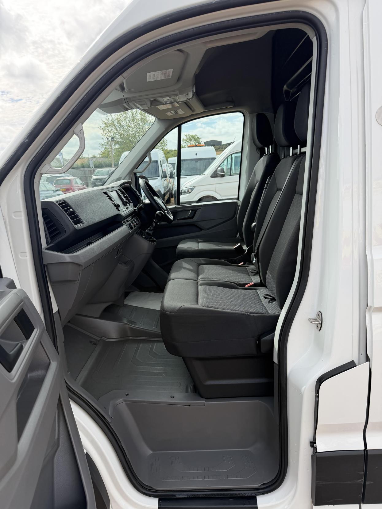 2019 MAN TGE 2.0 3140d Panel Van 5dr Diesel Manual FWD LWB High Roof Euro 6 (s/s) (140 ps) - Thumbnail 29