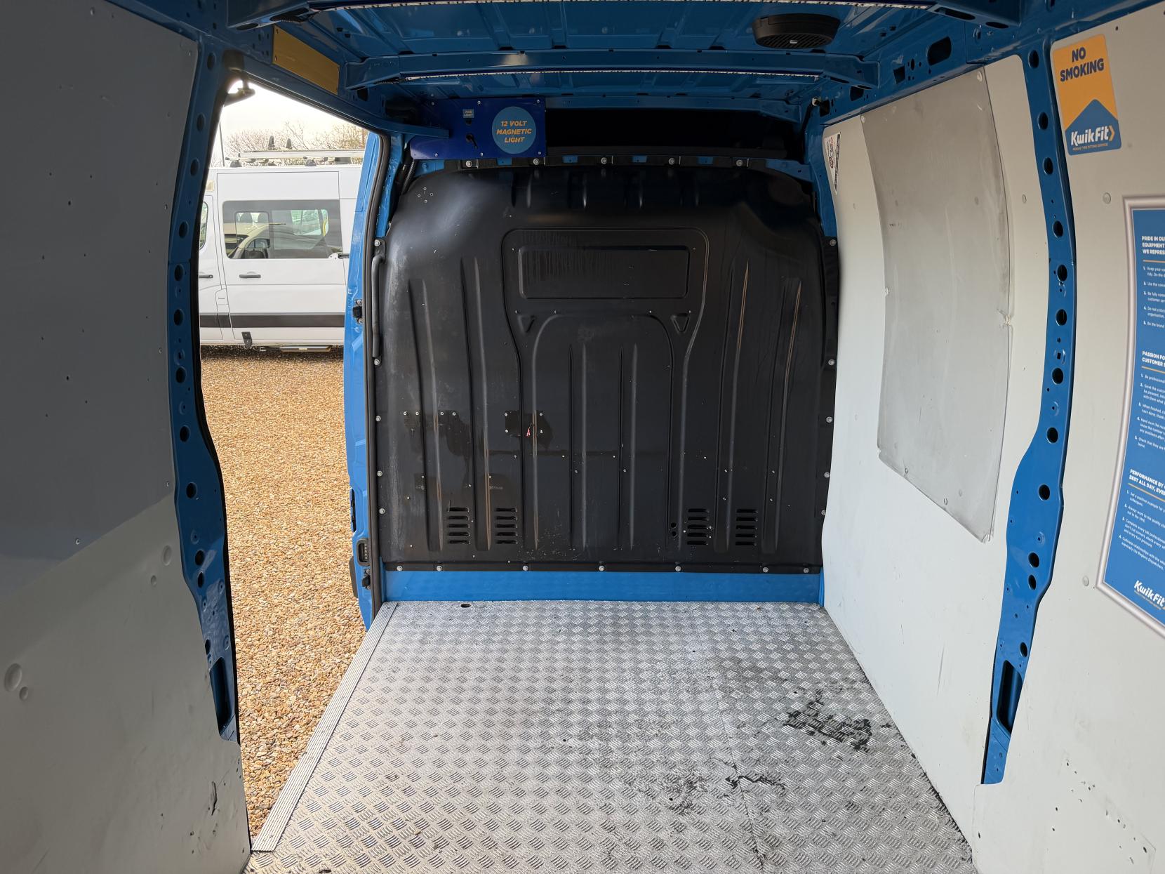 Renault Master 2.3 dCi ENERGY 35 Business Panel Van 4dr Diesel Manual FWD LWB Medium Roof Euro 6 (s/s) (150 bhp)