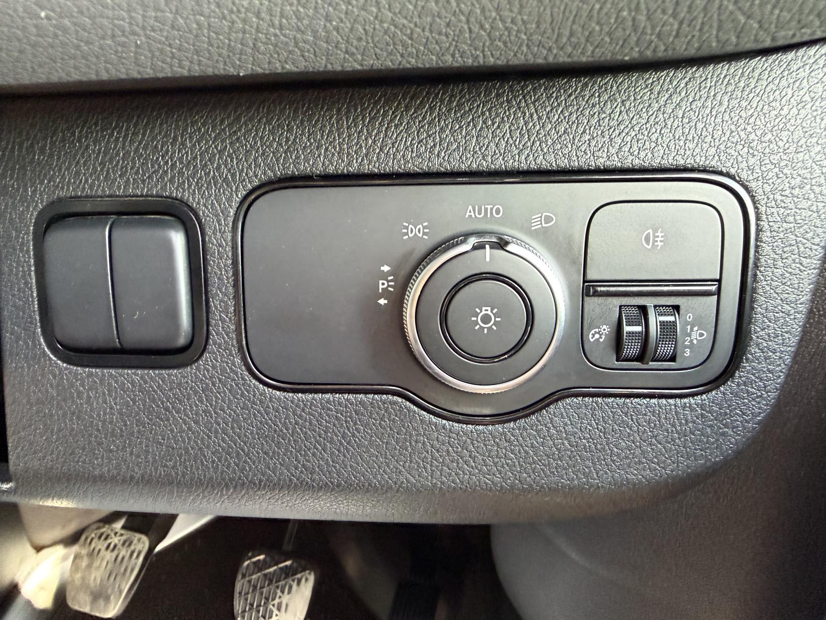 2020 Mercedes-Benz Sprinter 2.1 316 CDI Progressive Panel Van 5dr Diesel Manual RWD L2 H2 Euro 6 (s/s) (163 ps) - Thumbnail 27