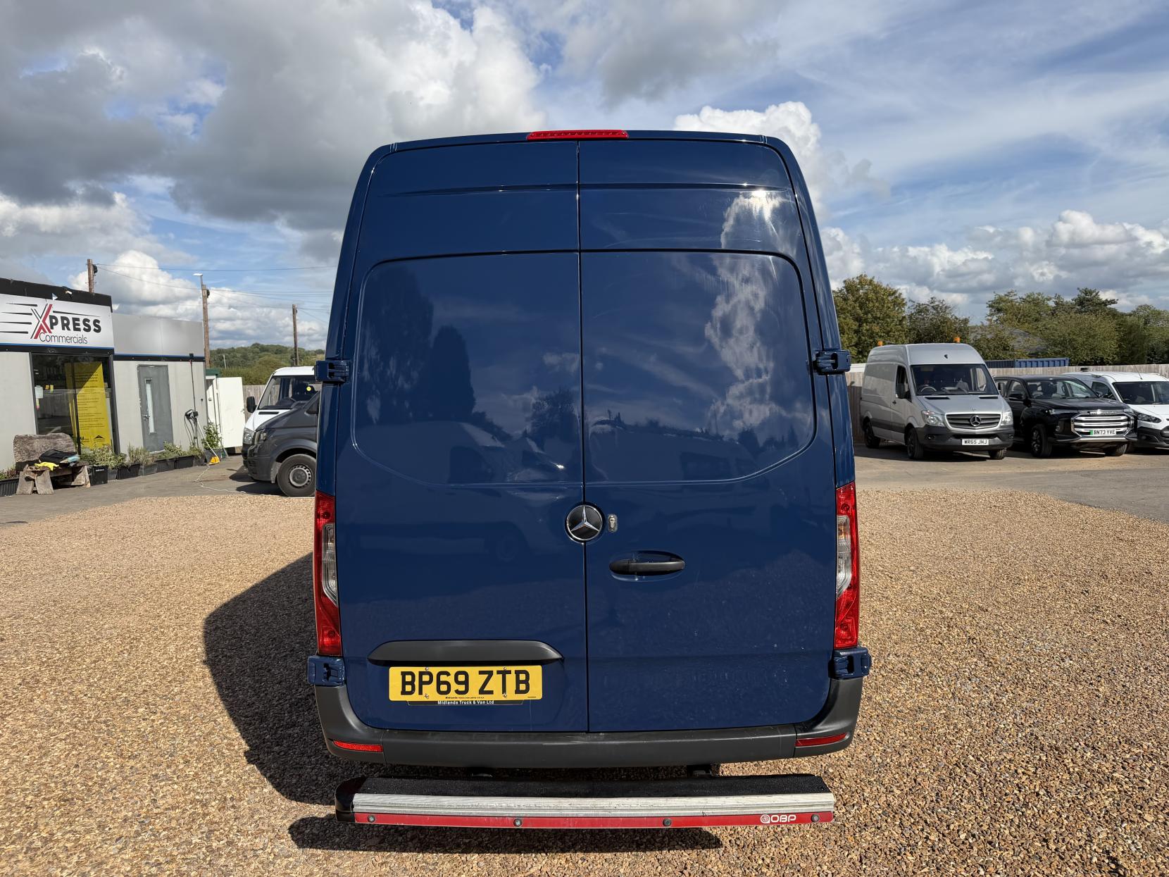 2020 Mercedes-Benz Sprinter 2.1 316 CDI Progressive Panel Van 5dr Diesel Manual RWD L2 H2 Euro 6 (s/s) (163 ps) - Thumbnail 10