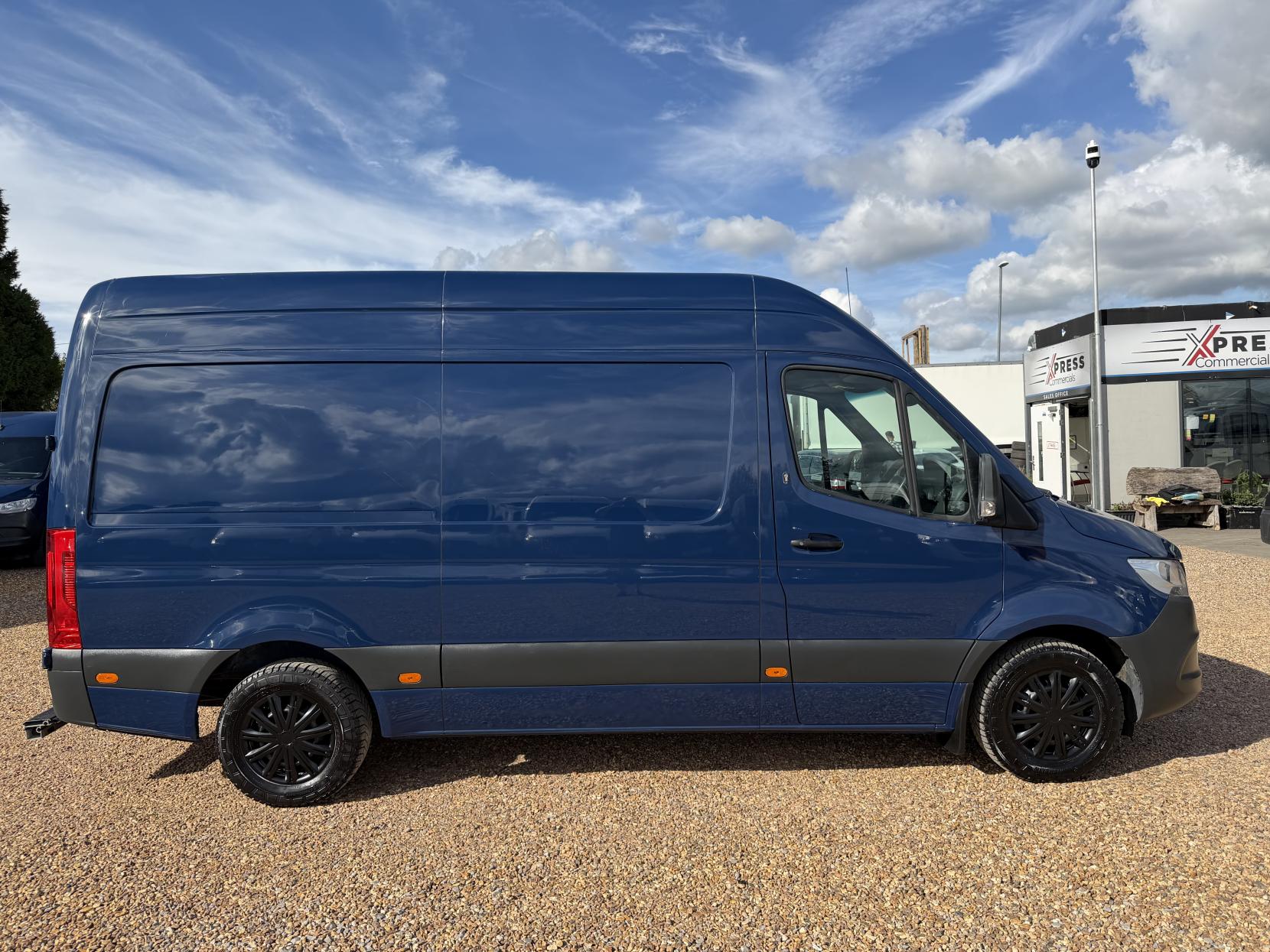 2020 Mercedes-Benz Sprinter 2.1 316 CDI Progressive Panel Van 5dr Diesel Manual RWD L2 H2 Euro 6 (s/s) (163 ps) - Thumbnail 12