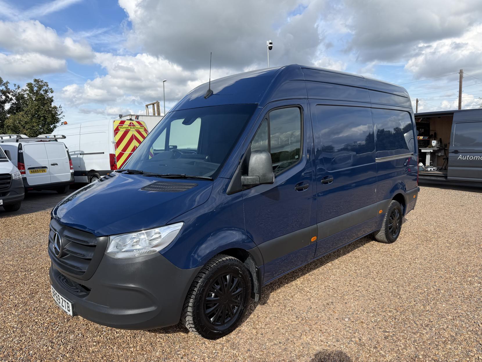 2020 Mercedes-Benz Sprinter 2.1 316 CDI Progressive Panel Van 5dr Diesel Manual RWD L2 H2 Euro 6 (s/s) (163 ps) - Thumbnail 7