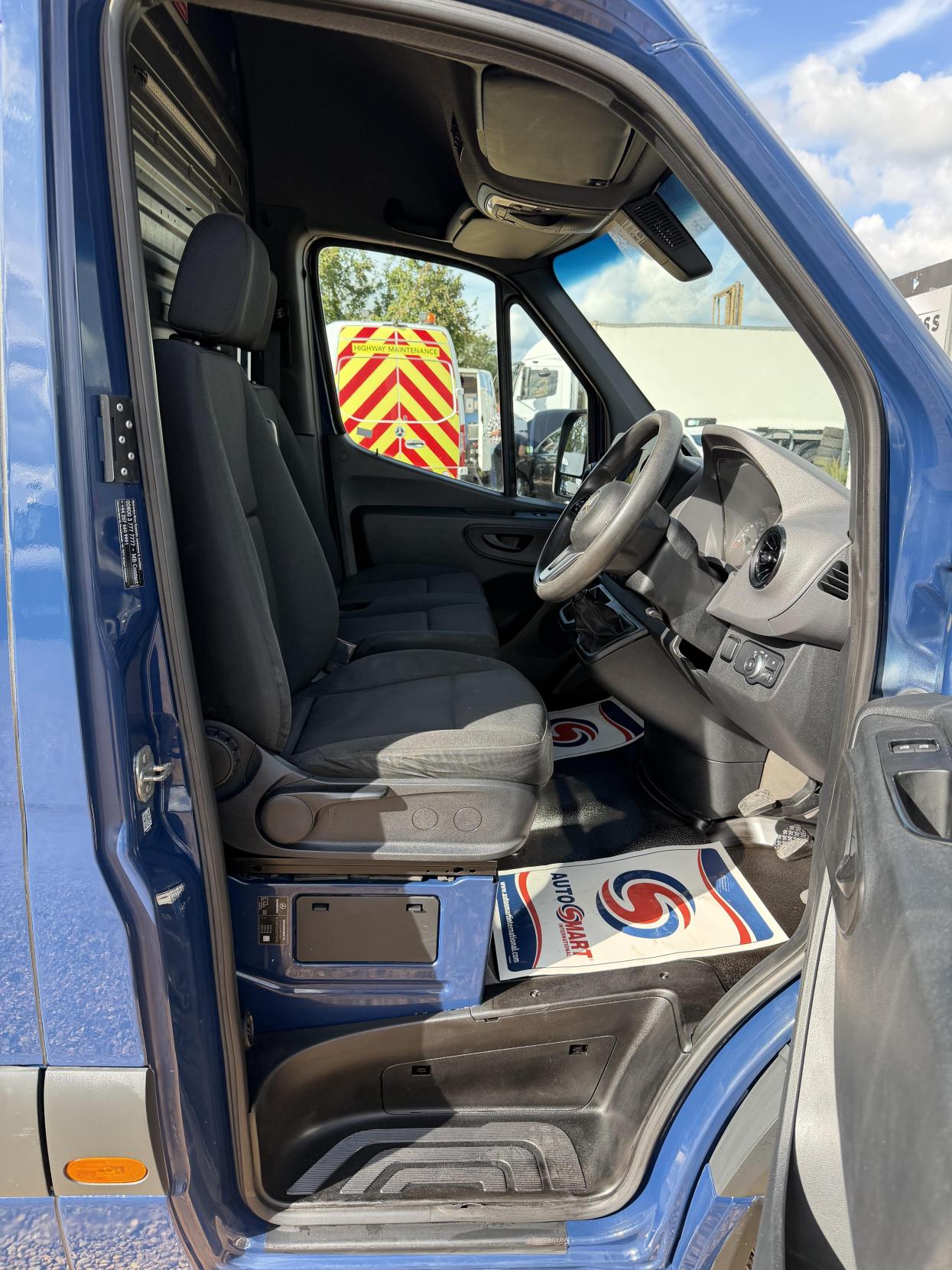 2020 Mercedes-Benz Sprinter 2.1 316 CDI Progressive Panel Van 5dr Diesel Manual RWD L2 H2 Euro 6 (s/s) (163 ps) - Thumbnail 14