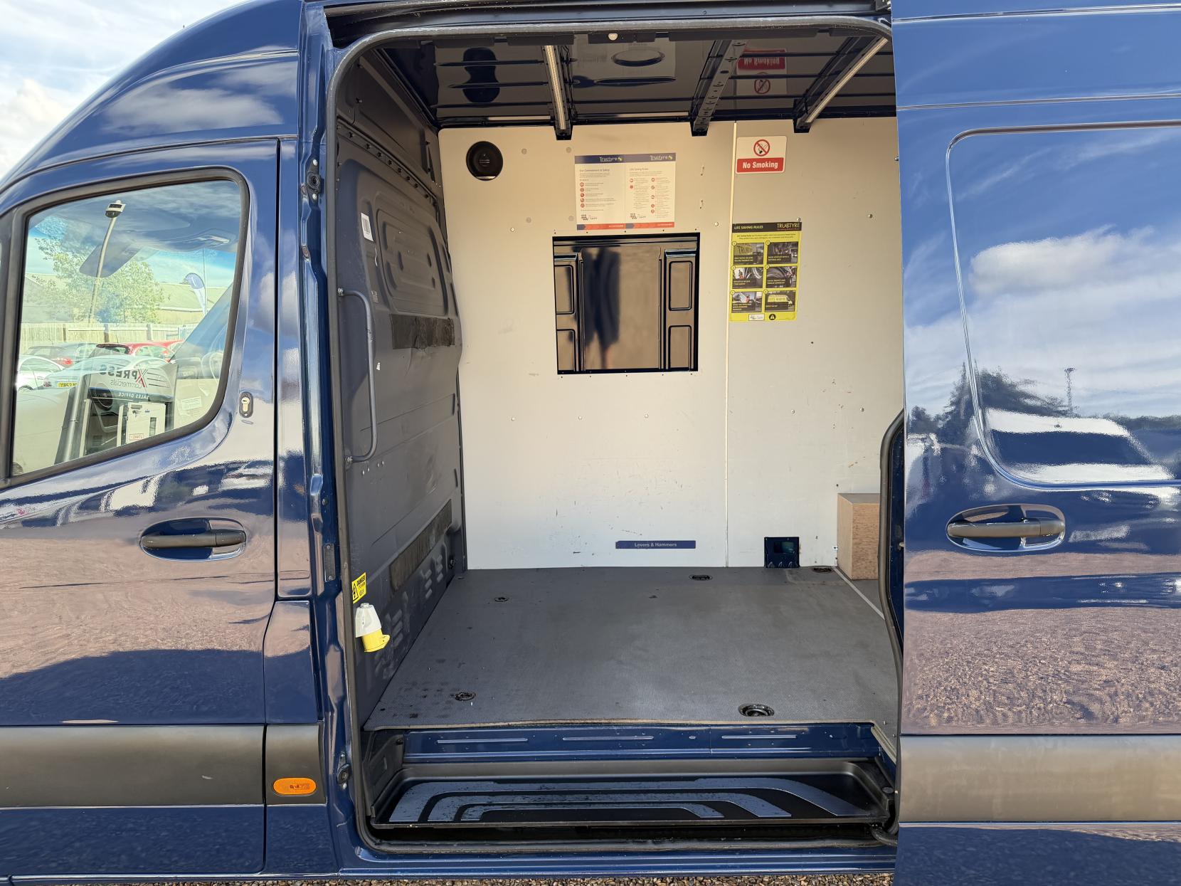 2020 Mercedes-Benz Sprinter 2.1 316 CDI Progressive Panel Van 5dr Diesel Manual RWD L2 H2 Euro 6 (s/s) (163 ps) - Thumbnail 32