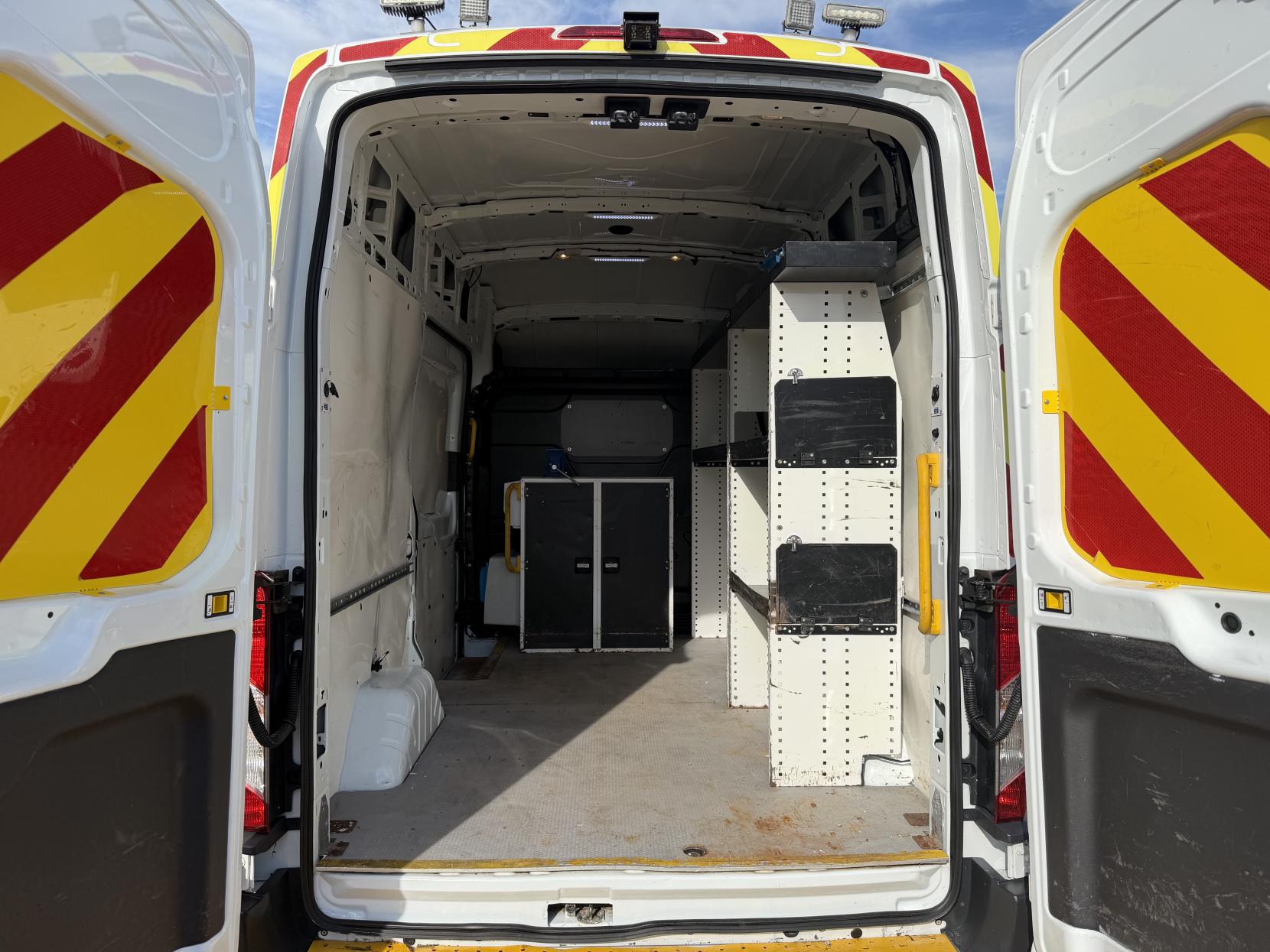 2018 Ford Transit 2.0 350 EcoBlue Panel Van 5dr Diesel Manual RWD L2 H3 Euro 6 (170 ps) - Thumbnail 3