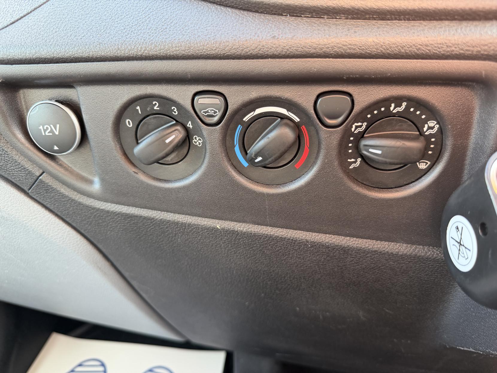 2018 Ford Transit 2.0 350 EcoBlue Panel Van 5dr Diesel Manual RWD L2 H3 Euro 6 (170 ps) - Thumbnail 40