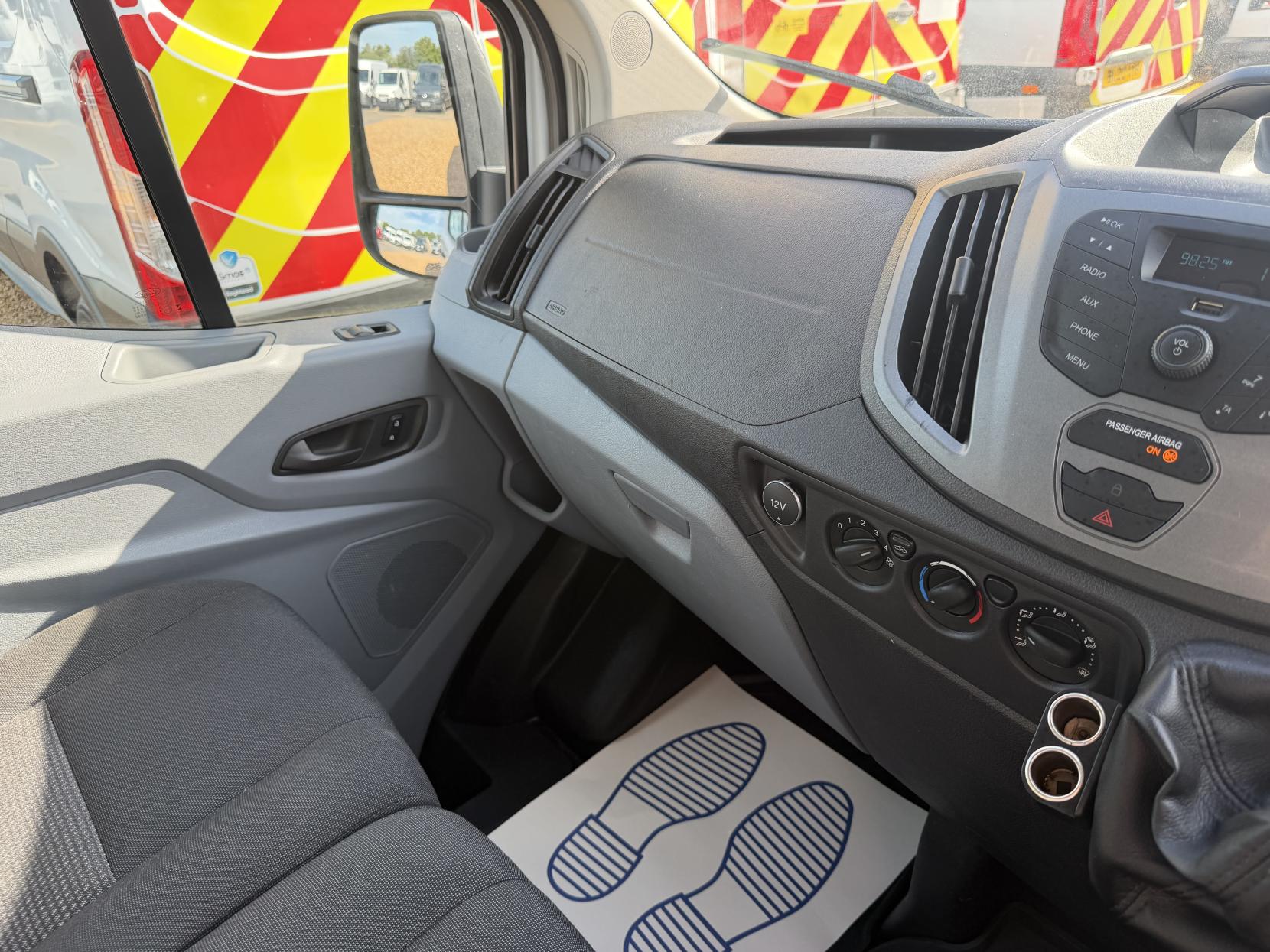 2018 Ford Transit 2.0 350 EcoBlue Panel Van 5dr Diesel Manual RWD L2 H3 Euro 6 (170 ps) - Thumbnail 44