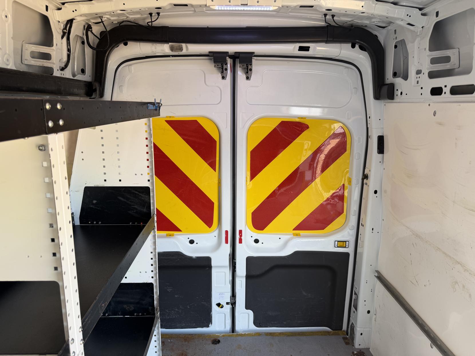 2018 Ford Transit 2.0 350 EcoBlue Panel Van 5dr Diesel Manual RWD L2 H3 Euro 6 (170 ps) - Thumbnail 29