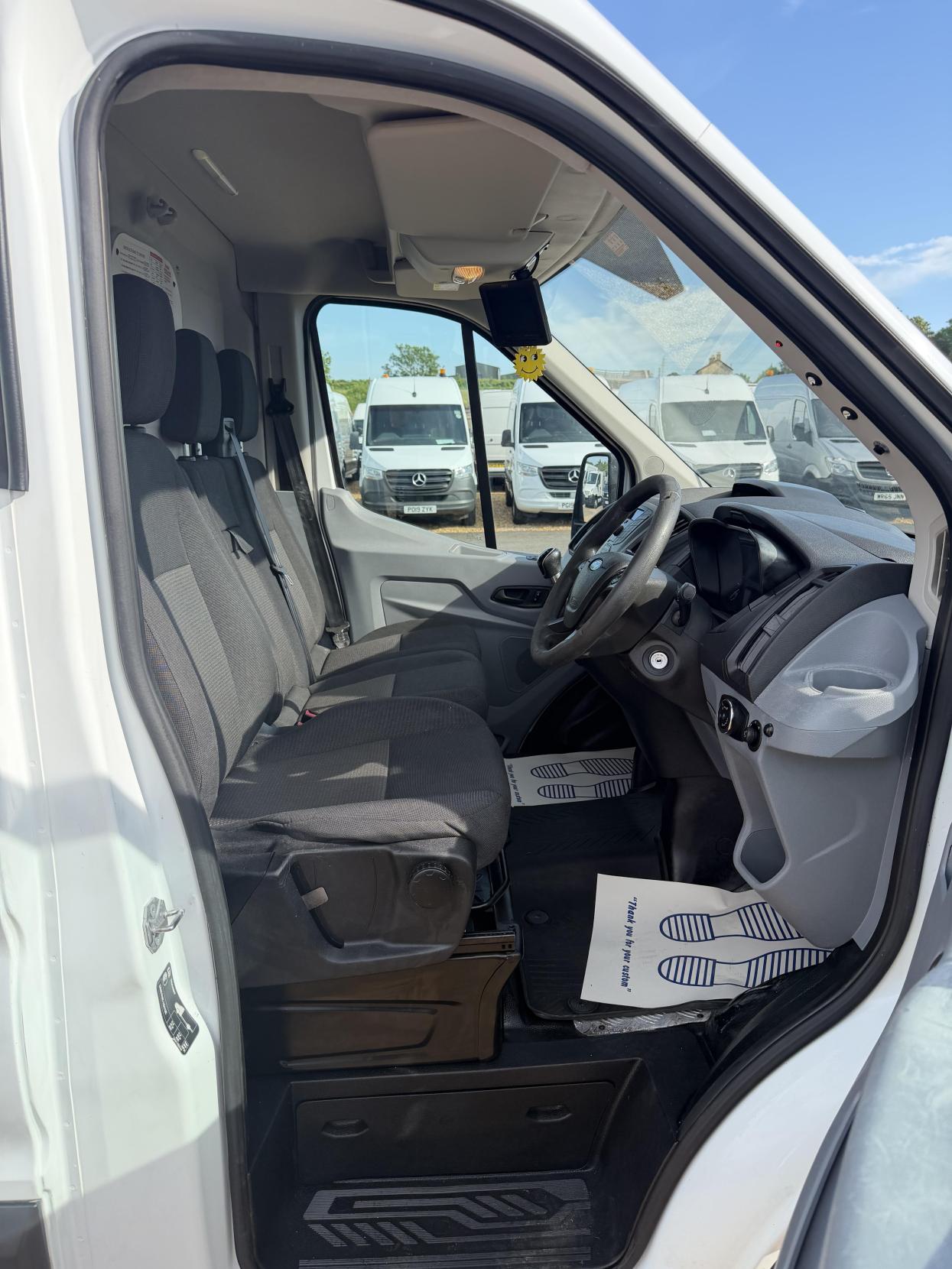 2018 Ford Transit 2.0 350 EcoBlue Panel Van 5dr Diesel Manual RWD L2 H3 Euro 6 (170 ps) - Thumbnail 17
