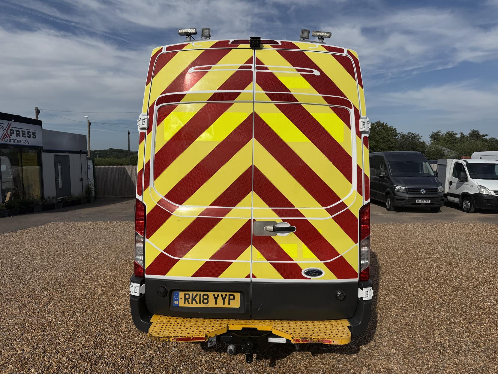 2018 Ford Transit 2.0 350 EcoBlue Panel Van 5dr Diesel Manual RWD L2 H3 Euro 6 (170 ps) - Thumbnail 10
