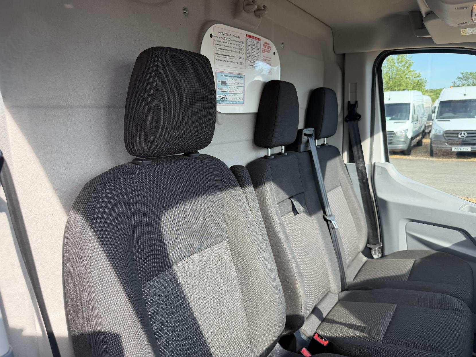 2018 Ford Transit 2.0 350 EcoBlue Panel Van 5dr Diesel Manual RWD L2 H3 Euro 6 (170 ps) - Thumbnail 16
