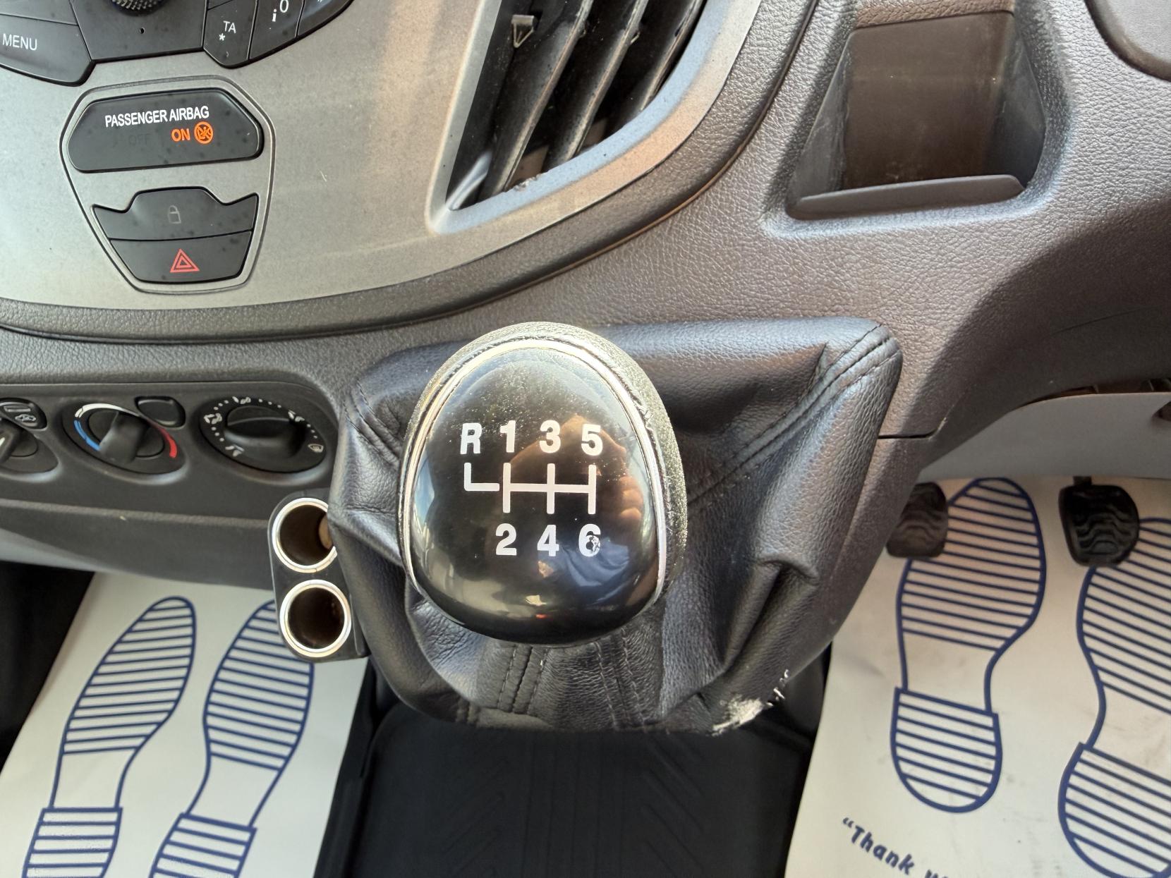 2018 Ford Transit 2.0 350 EcoBlue Panel Van 5dr Diesel Manual RWD L2 H3 Euro 6 (170 ps) - Thumbnail 39