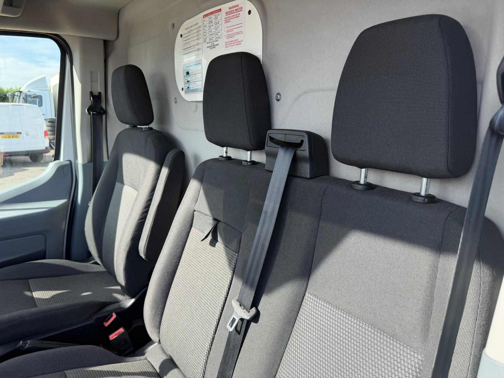 2018 Ford Transit 2.0 350 EcoBlue Panel Van 5dr Diesel Manual RWD L2 H3 Euro 6 (170 ps) - Thumbnail 19