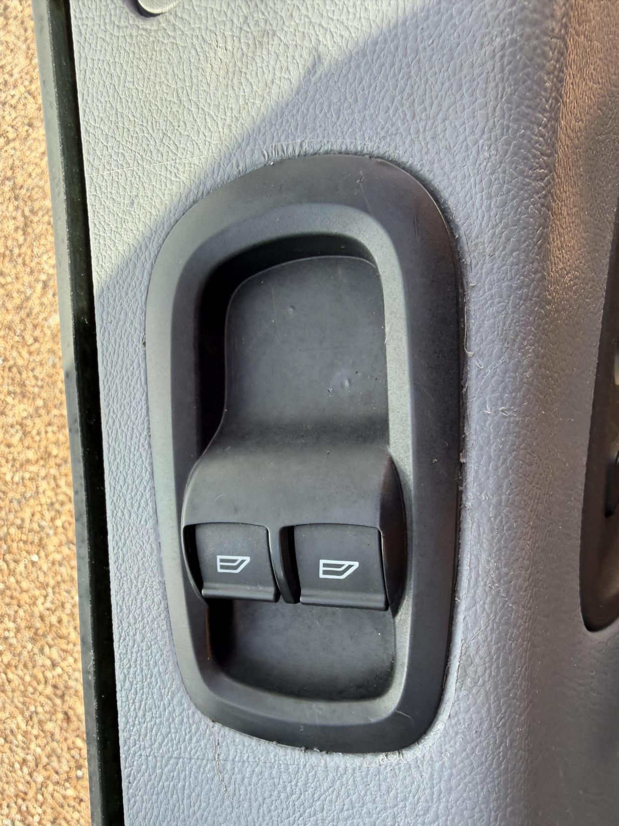 2018 Ford Transit 2.0 350 EcoBlue Panel Van 5dr Diesel Manual RWD L2 H3 Euro 6 (170 ps) - Thumbnail 33