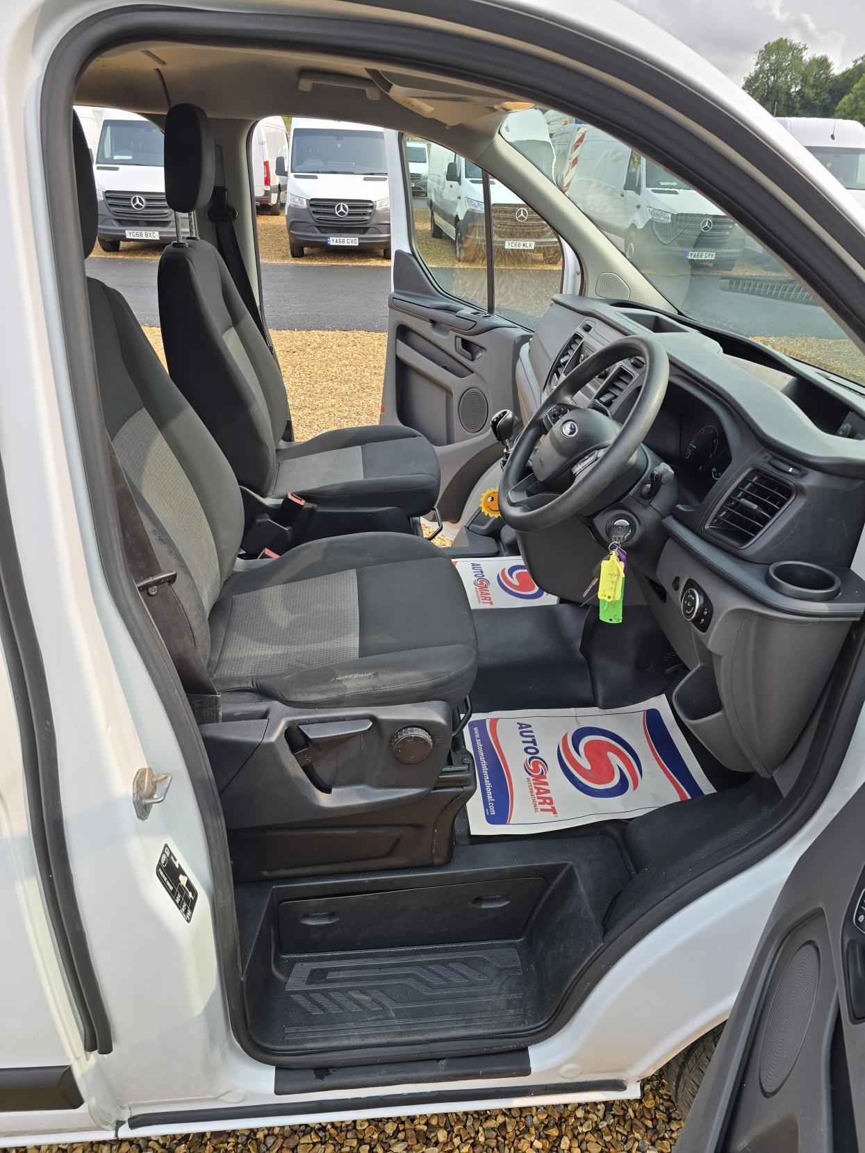 Ford Transit Custom 2.0 280 EcoBlue Crew Van Double Cab 5dr Diesel Manual L1 H1 Euro 6 (5 Seat) (105 ps)