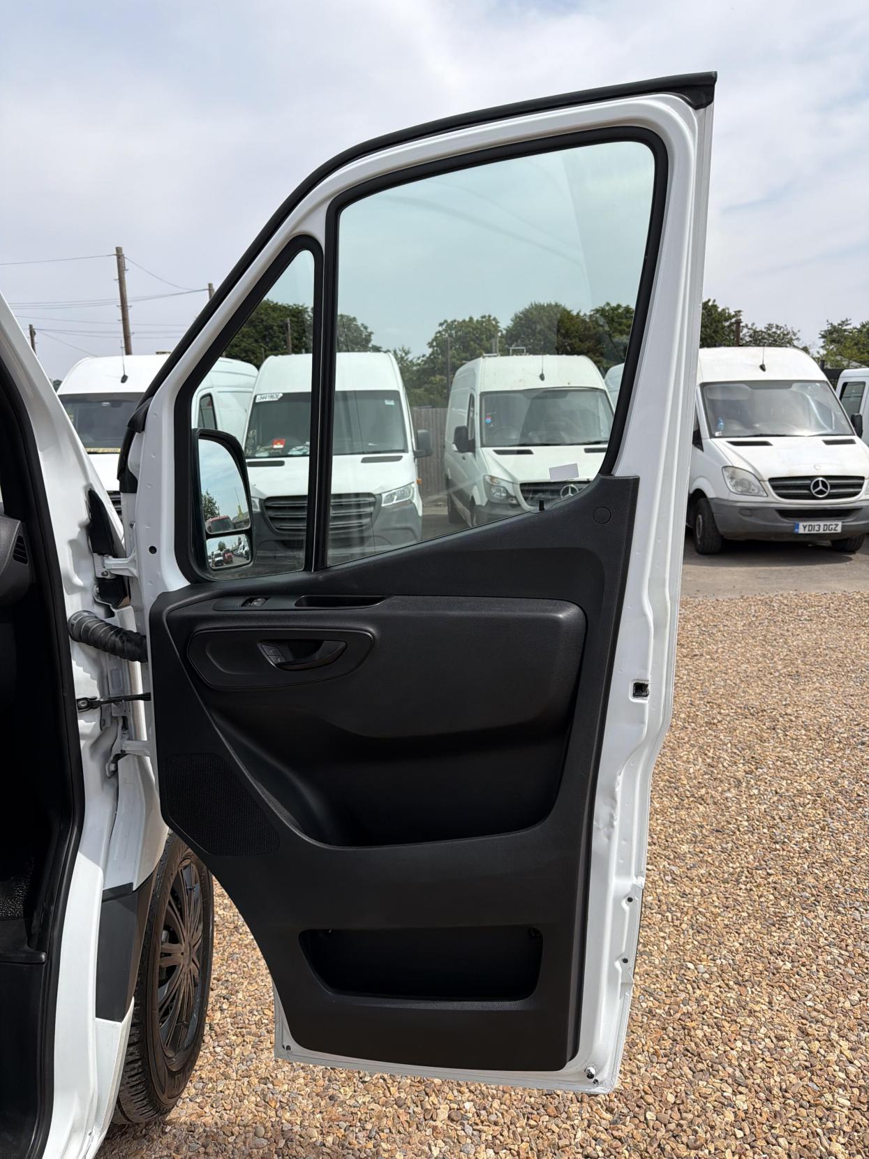 2019 Mercedes-Benz Sprinter 2.1 311 CDI Panel Van 5dr Diesel Manual RWD L3 H2 Euro 6 (114 ps) - Thumbnail 17