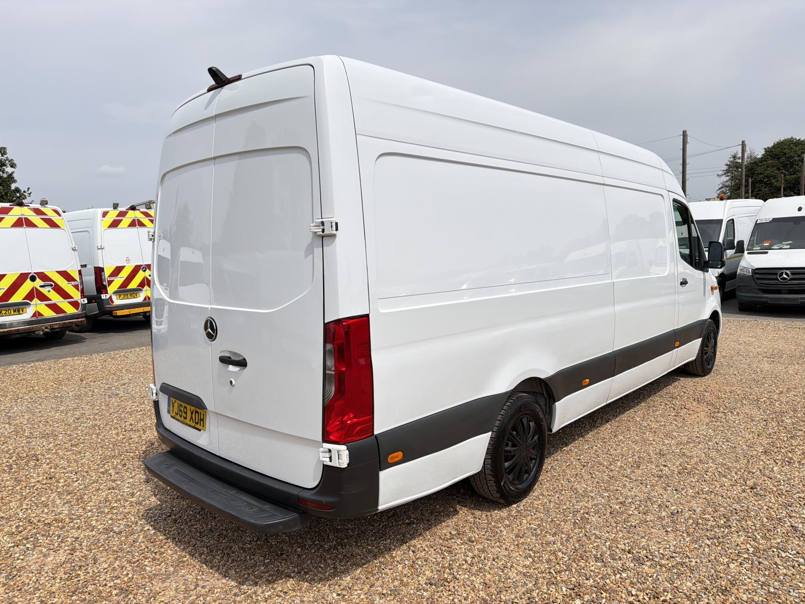 2019 Mercedes-Benz Sprinter 2.1 311 CDI Panel Van 5dr Diesel Manual RWD L3 H2 Euro 6 (114 ps) - Thumbnail 11