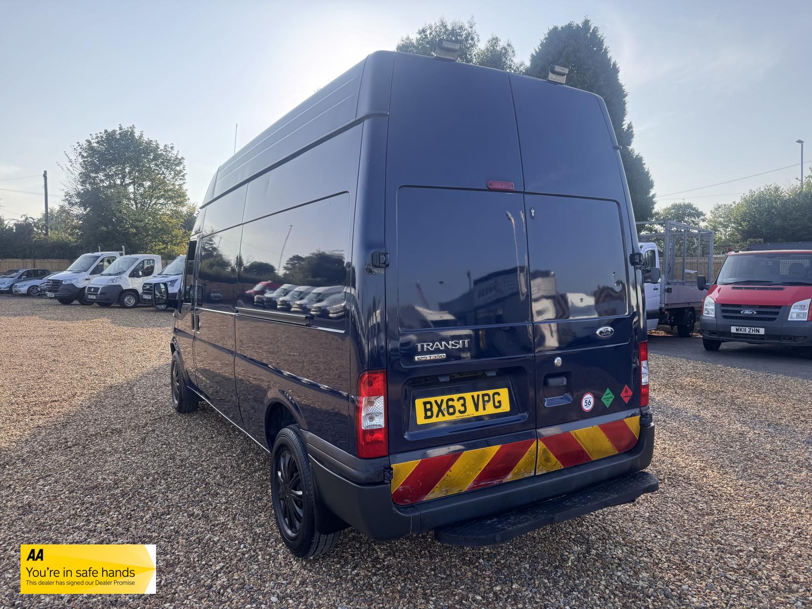Ford Transit 2.2 TDCi 350 Panel Van 3dr Diesel Manual FWD L2 H3 (209 g/km, 123 bhp)
