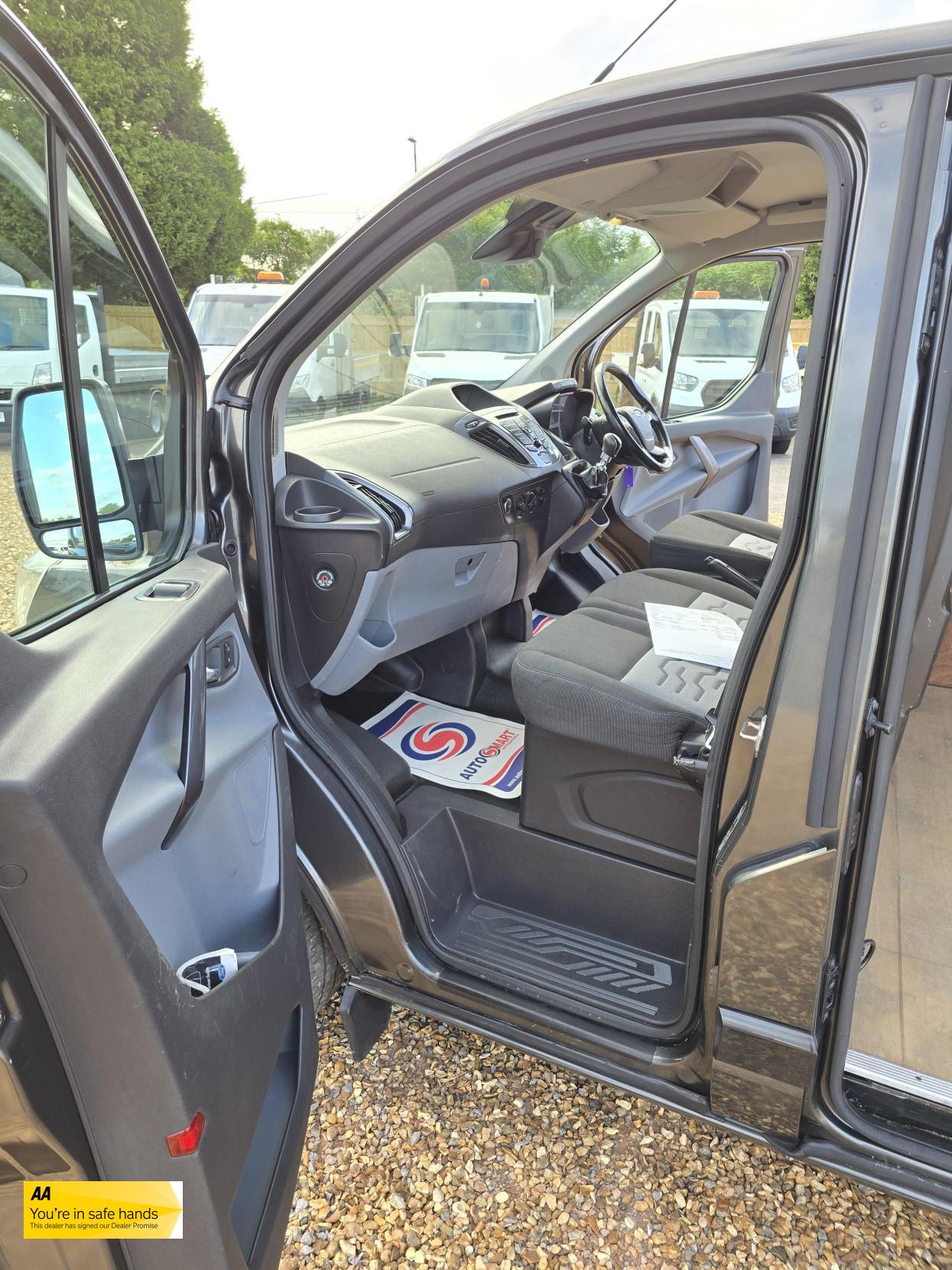 Ford Transit Custom 2.0 TDCi 290 Limited Panel Van 5dr Diesel Manual L2 H2 (170 g/km, 128 bhp)