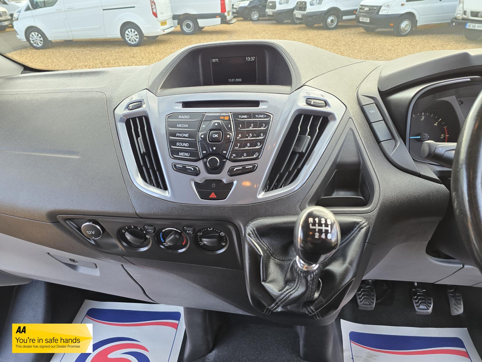 Ford Transit Custom 2.0 TDCi 290 Limited Panel Van 5dr Diesel Manual L2 H2 (170 g/km, 128 bhp)