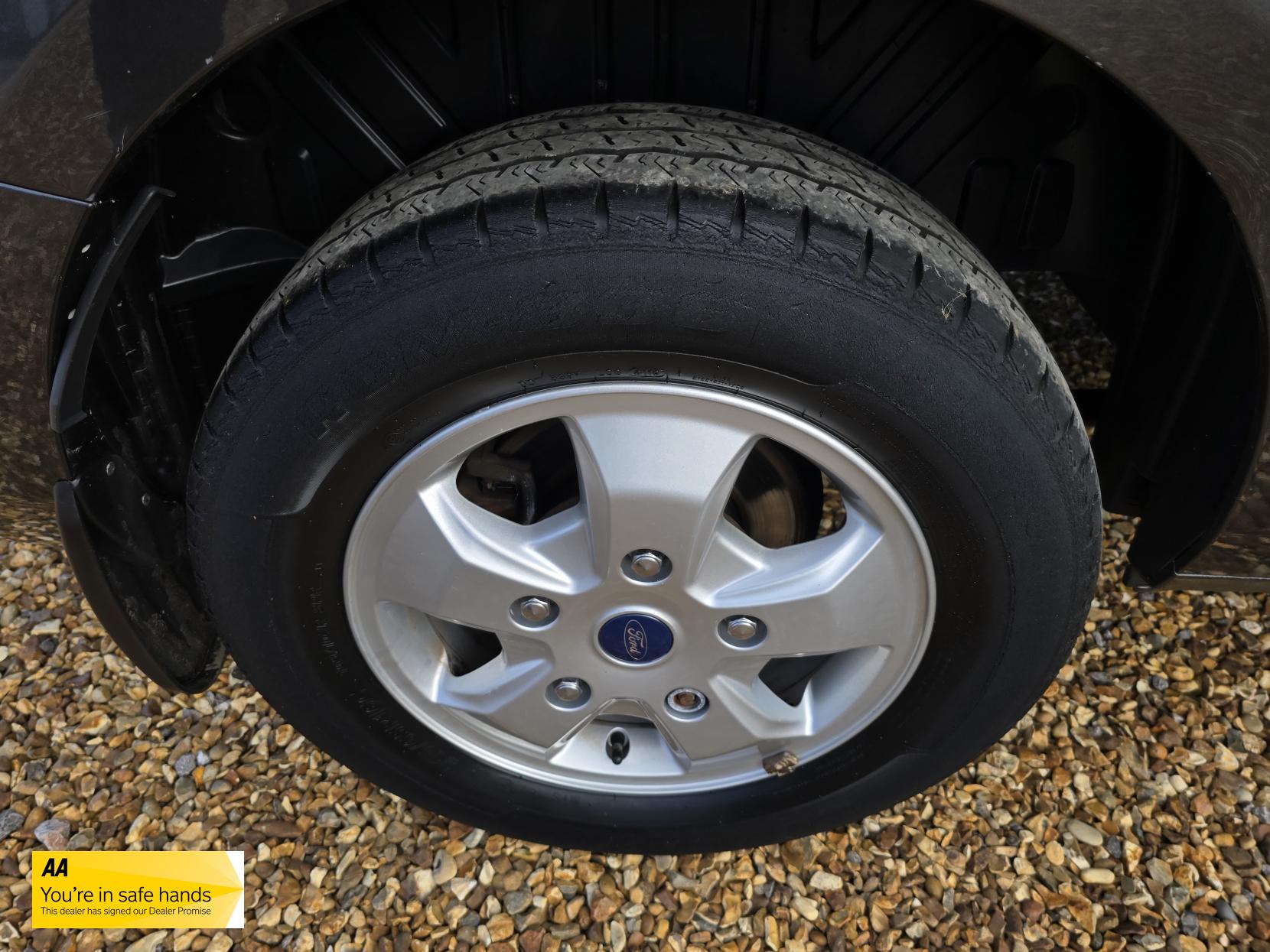 Ford Transit Custom 2.0 TDCi 290 Limited Panel Van 5dr Diesel Manual L2 H2 (170 g/km, 128 bhp)
