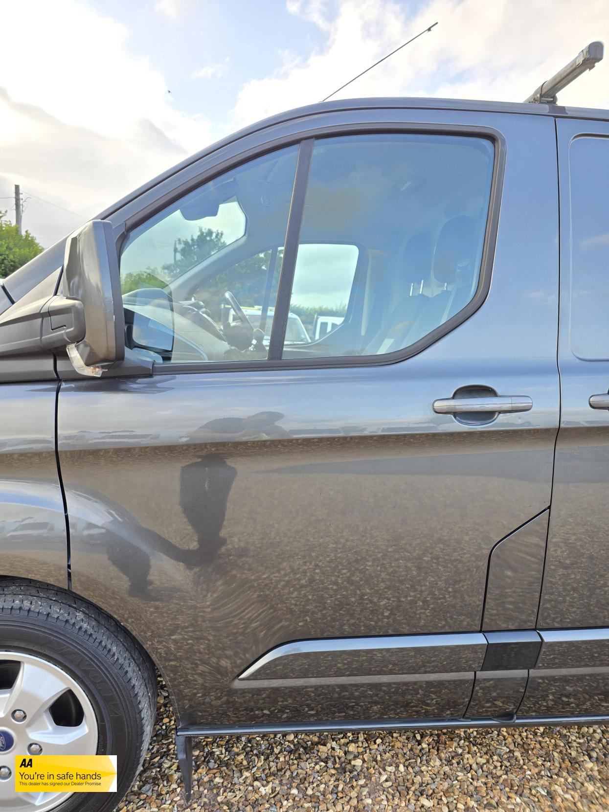 Ford Transit Custom 2.0 TDCi 290 Limited Panel Van 5dr Diesel Manual L2 H2 (170 g/km, 128 bhp)
