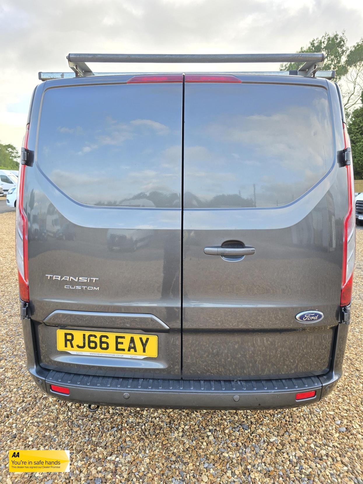 Ford Transit Custom 2.0 TDCi 290 Limited Panel Van 5dr Diesel Manual L2 H2 (170 g/km, 128 bhp)