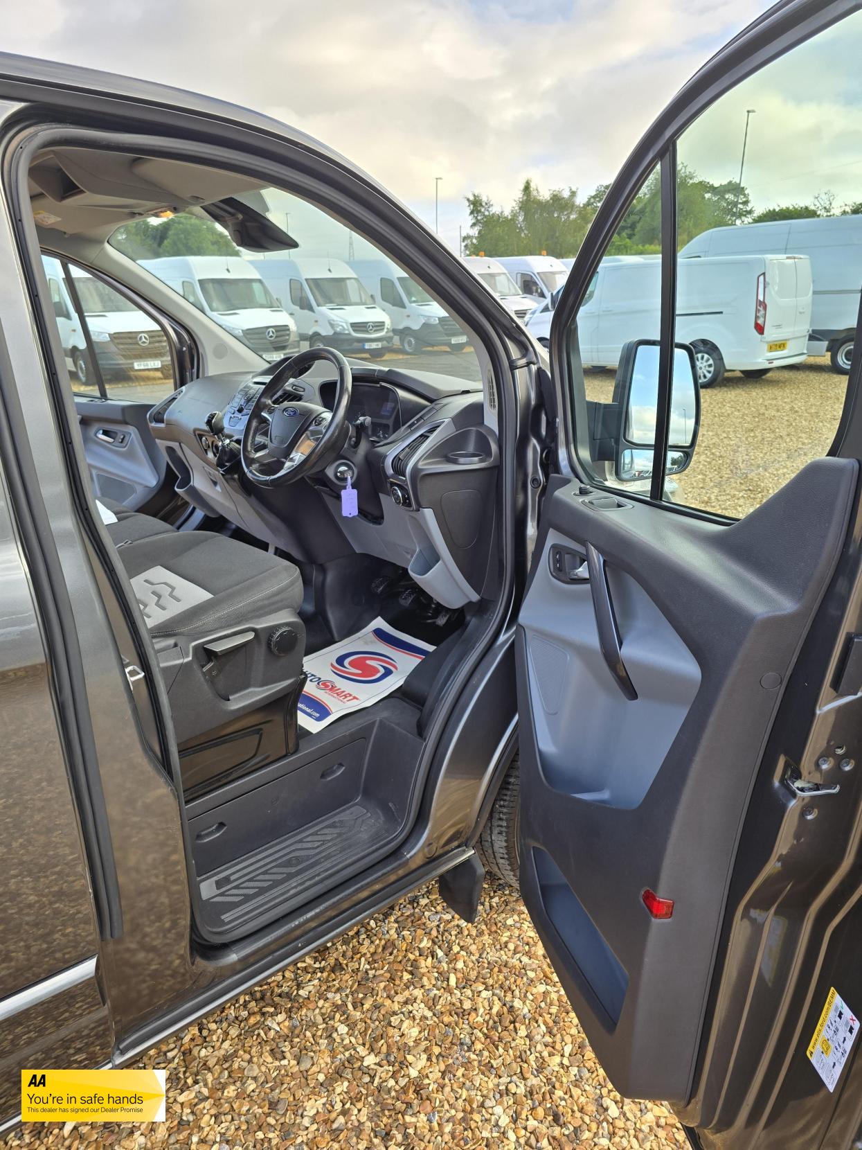 Ford Transit Custom 2.0 TDCi 290 Limited Panel Van 5dr Diesel Manual L2 H2 (170 g/km, 128 bhp)