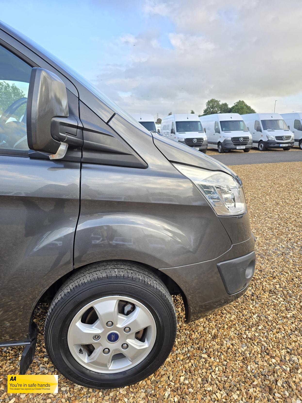 Ford Transit Custom 2.0 TDCi 290 Limited Panel Van 5dr Diesel Manual L2 H2 (170 g/km, 128 bhp)