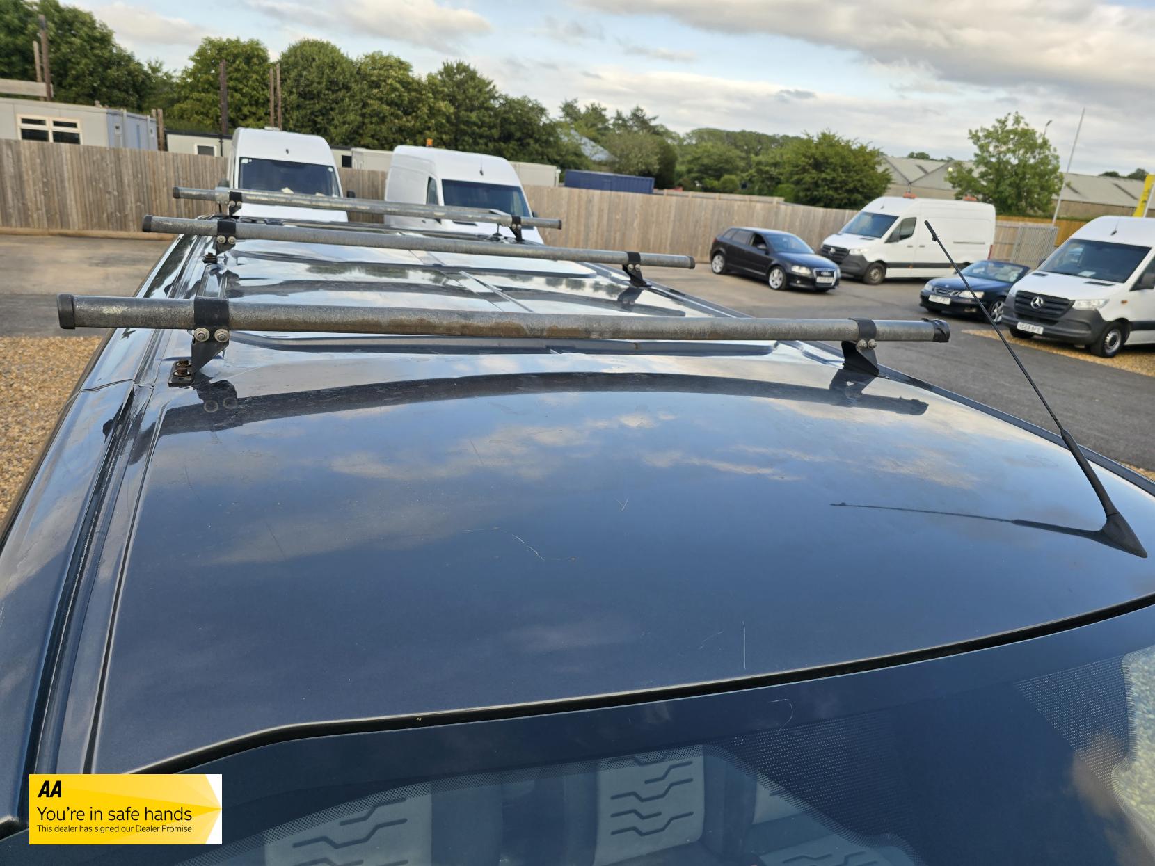Ford Transit Custom 2.0 TDCi 290 Limited Panel Van 5dr Diesel Manual L2 H2 (170 g/km, 128 bhp)