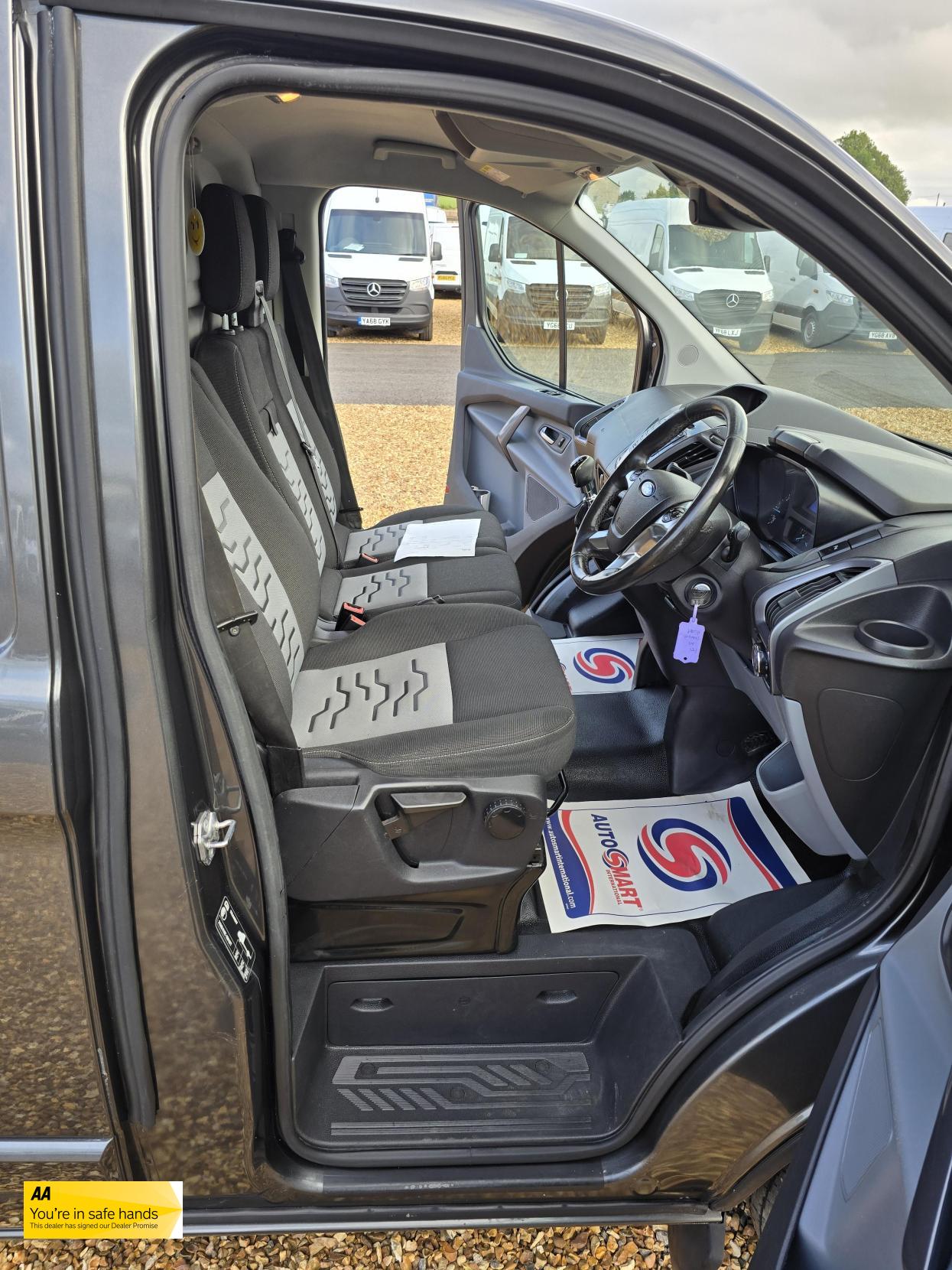 Ford Transit Custom 2.0 TDCi 290 Limited Panel Van 5dr Diesel Manual L2 H2 (170 g/km, 128 bhp)