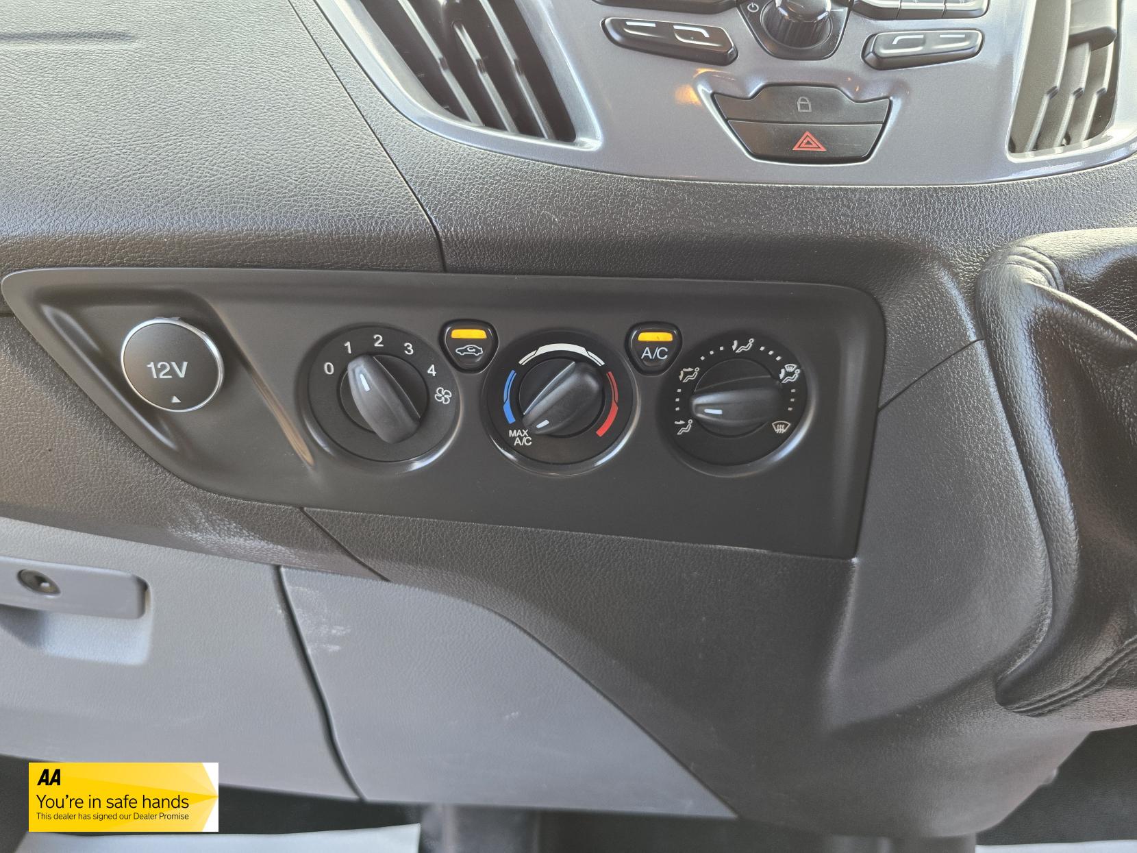 Ford Transit Custom 2.0 TDCi 290 Limited Panel Van 5dr Diesel Manual L2 H2 (170 g/km, 128 bhp)