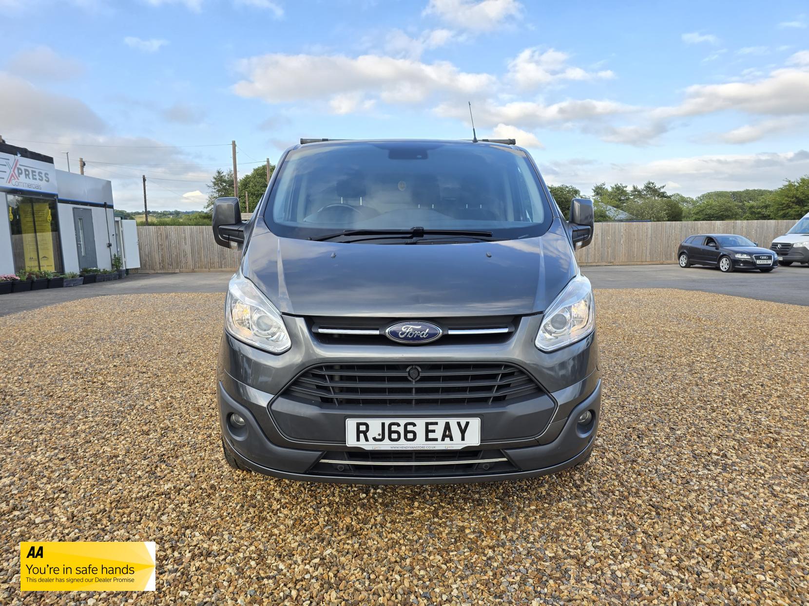 Ford Transit Custom 2.0 TDCi 290 Limited Panel Van 5dr Diesel Manual L2 H2 (170 g/km, 128 bhp)