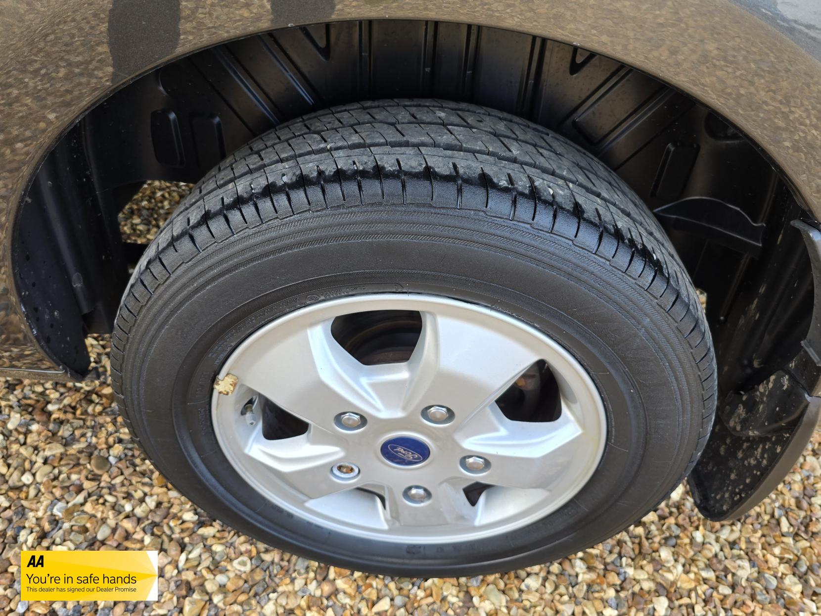 Ford Transit Custom 2.0 TDCi 290 Limited Panel Van 5dr Diesel Manual L2 H2 (170 g/km, 128 bhp)