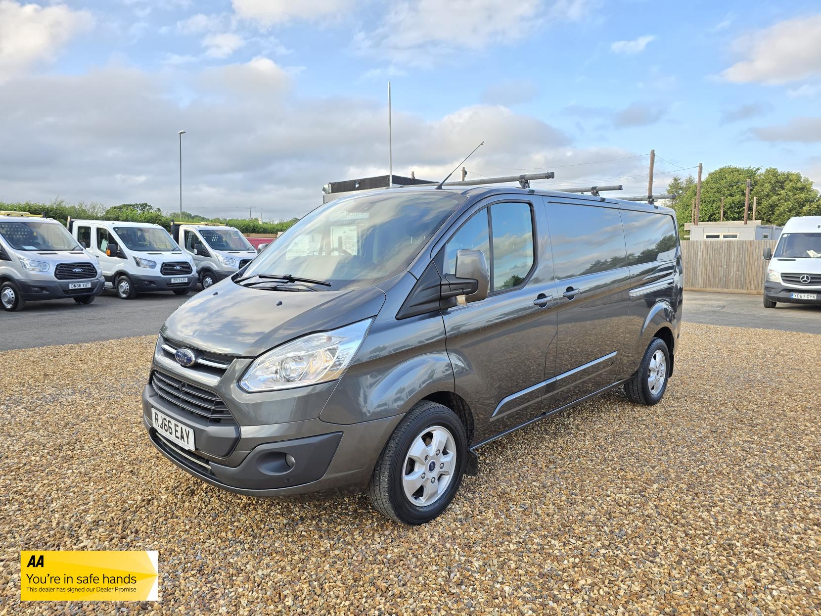 Ford Transit Custom 2.0 TDCi 290 Limited Panel Van 5dr Diesel Manual L2 H2 (170 g/km, 128 bhp)