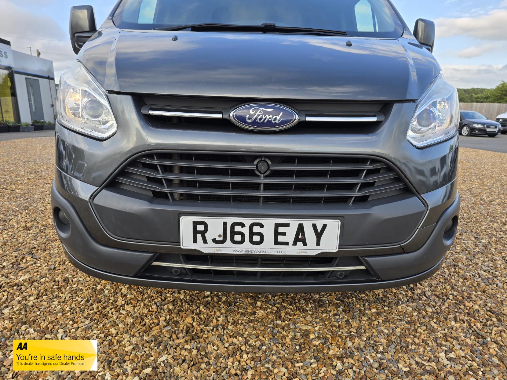 Ford Transit Custom 2.0 TDCi 290 Limited Panel Van 5dr Diesel Manual L2 H2 (170 g/km, 128 bhp)