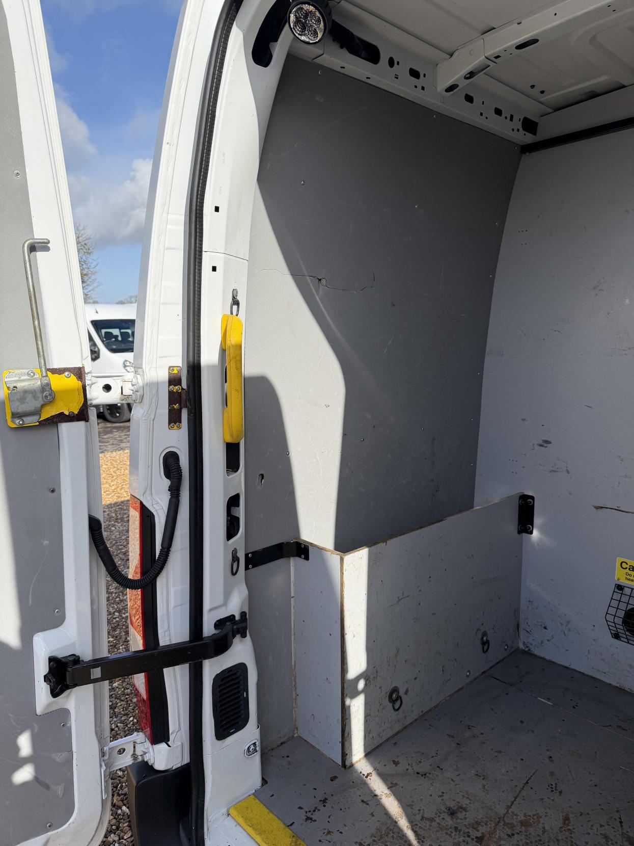 Vauxhall Movano 2.3 CDTi 3500 Panel Van 5dr Diesel Manual FWD L2 H2 Euro 6 (130 ps)