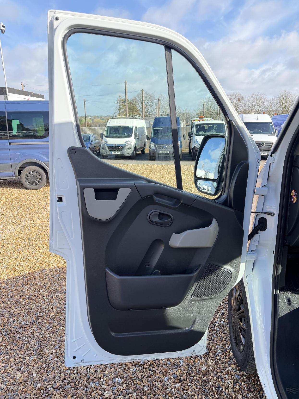 Vauxhall Movano 2.3 CDTi 3500 Panel Van 5dr Diesel Manual FWD L2 H2 Euro 6 (130 ps)