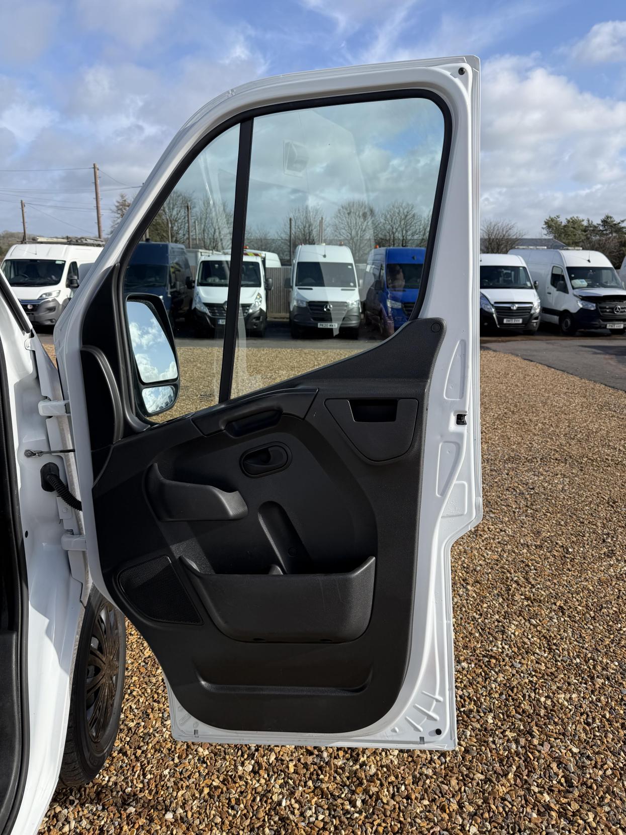 Vauxhall Movano 2.3 CDTi 3500 Panel Van 5dr Diesel Manual FWD L2 H2 Euro 6 (130 ps)