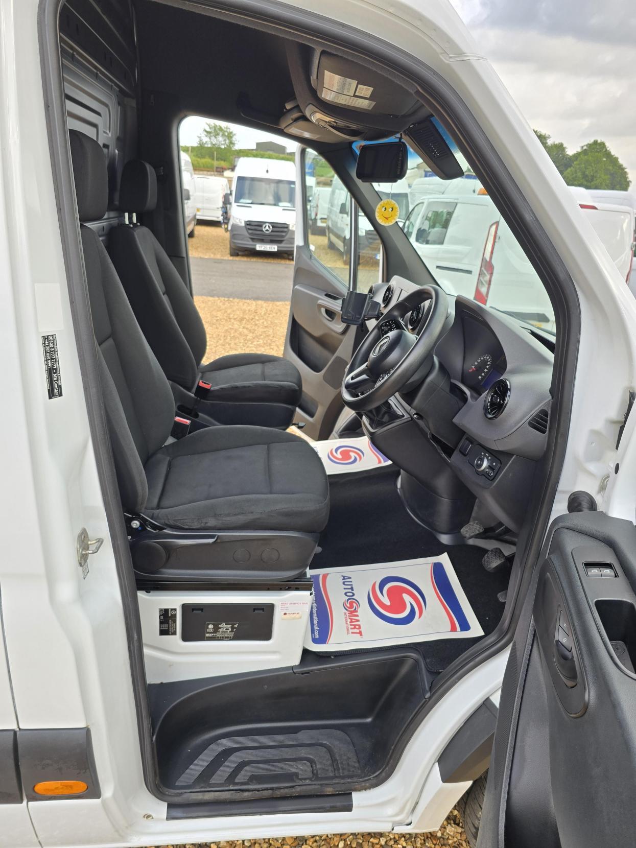 Mercedes-Benz Sprinter 2.1 311 CDI Panel Van 5dr Diesel Manual RWD L3 H2 Euro 6 (114 ps)