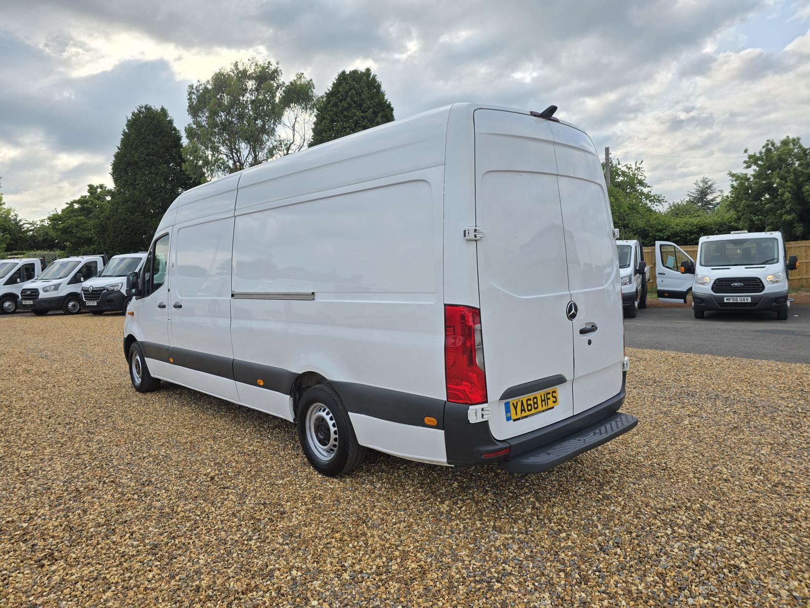 Mercedes-Benz Sprinter 2.1 311 CDI Panel Van 5dr Diesel Manual RWD L3 H2 Euro 6 (114 ps)