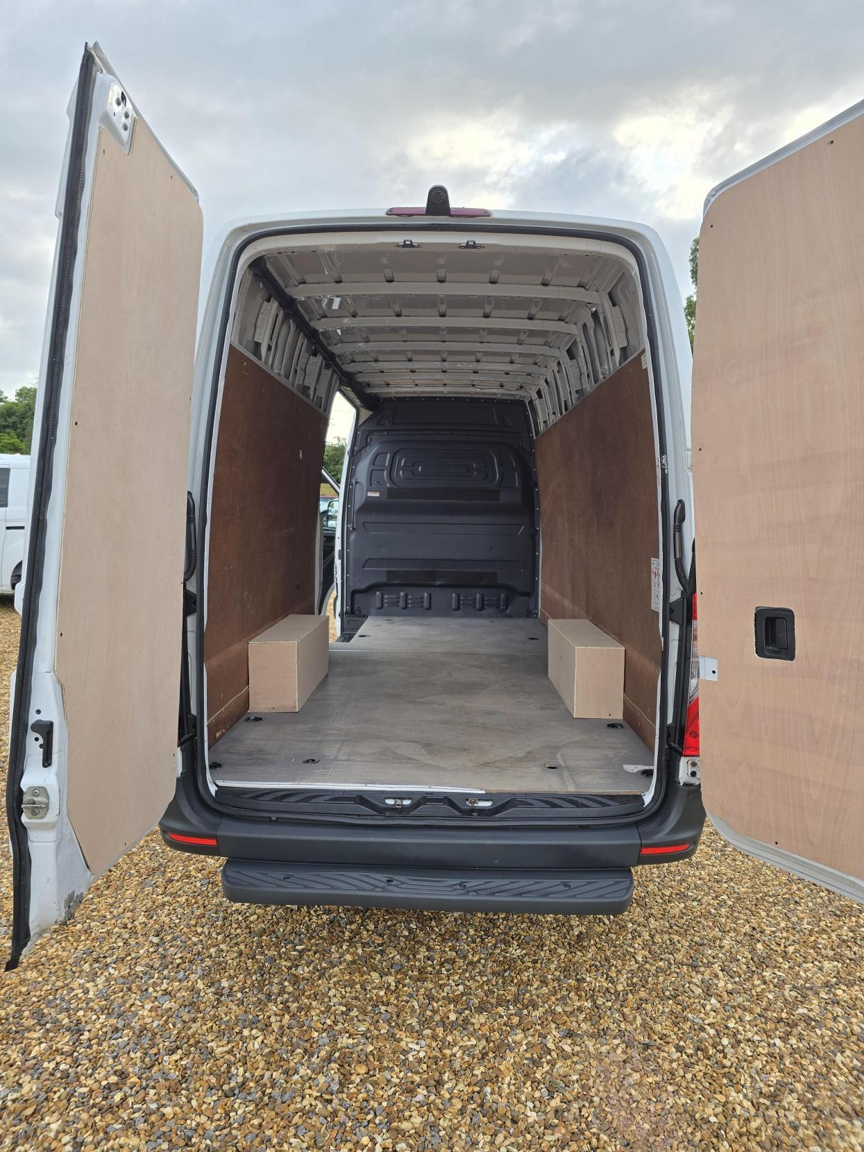 Mercedes-Benz Sprinter 2.1 311 CDI Panel Van 5dr Diesel Manual RWD L3 H2 Euro 6 (114 ps)