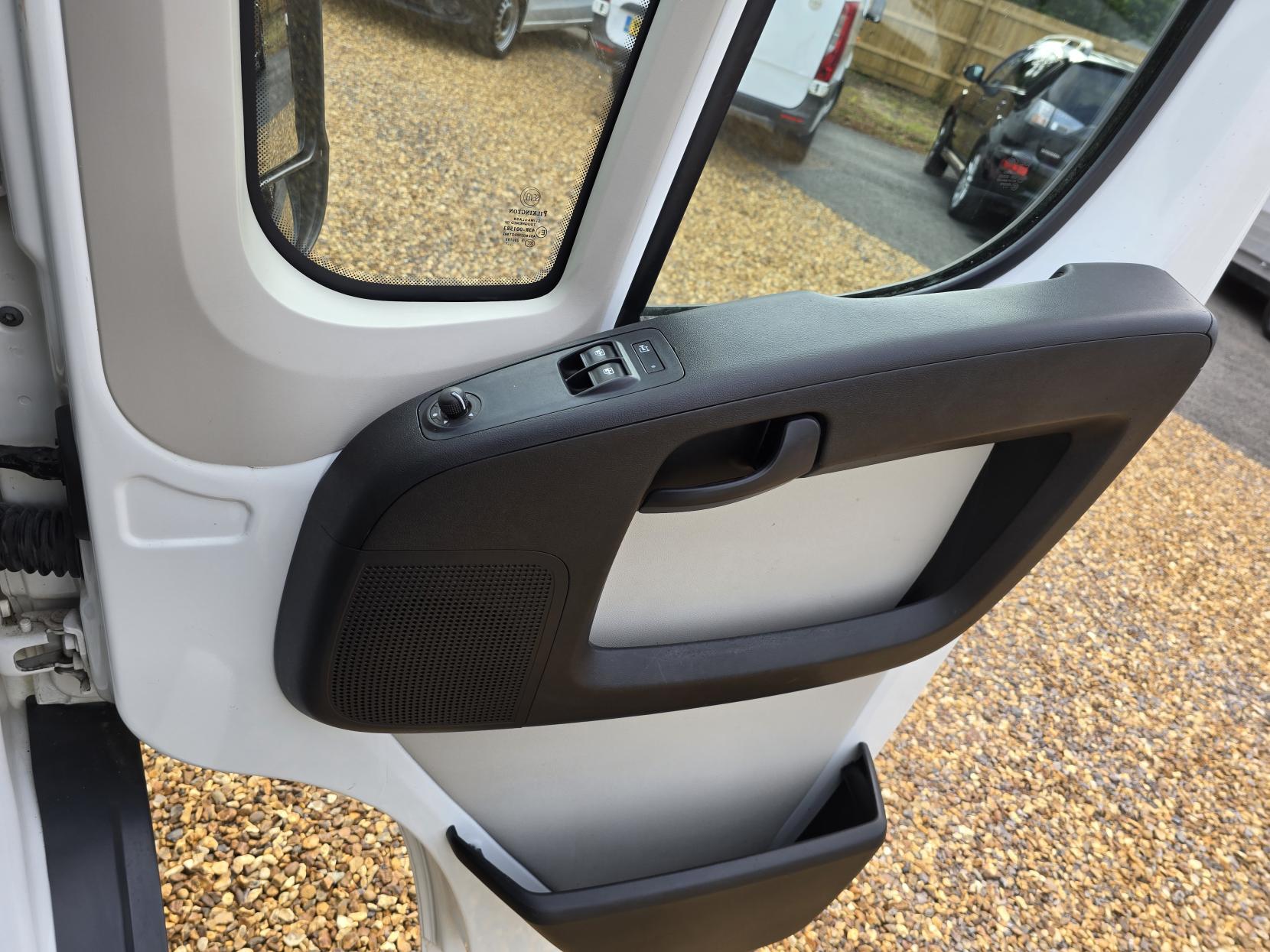 Peugeot Boxer 2.0 BlueHDi 435 Professional Panel Van 5dr Diesel Manual L4 H2 Euro 6 (130 ps)
